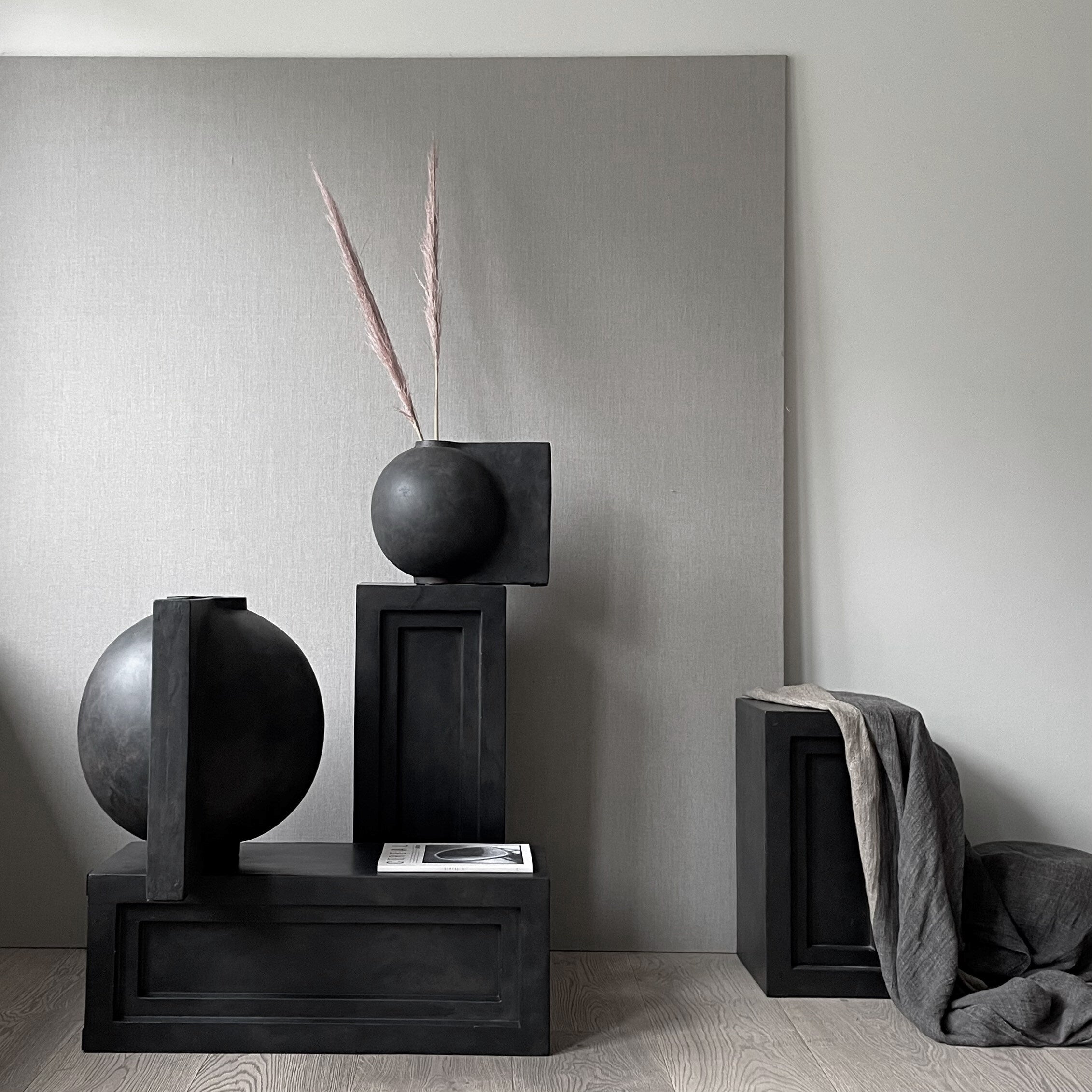 101-copenhagen-offset-vase-big-coffee-beton-braun image 3
