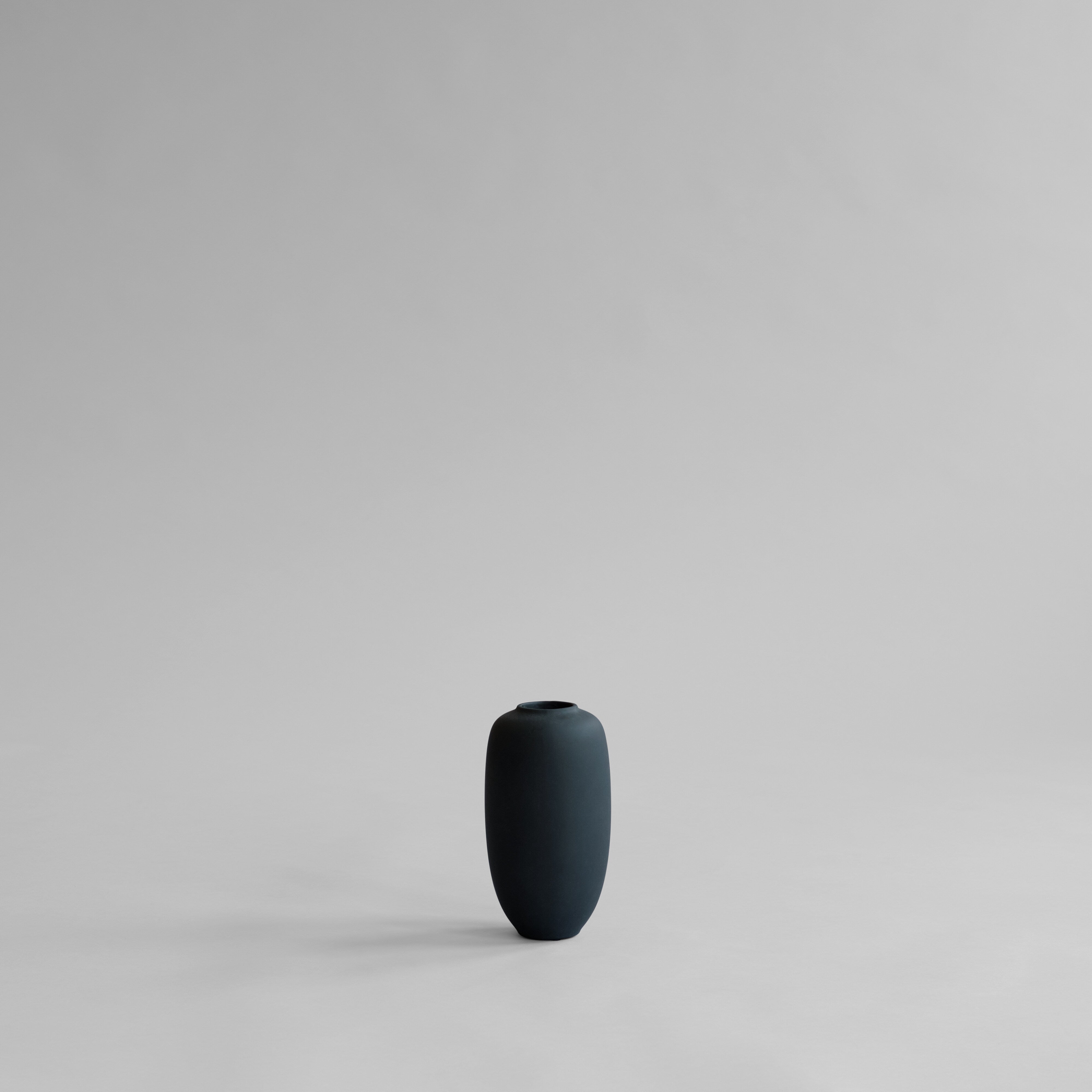 101-copenhagen-sunao-vase-slim-petit-black-keramik image 1