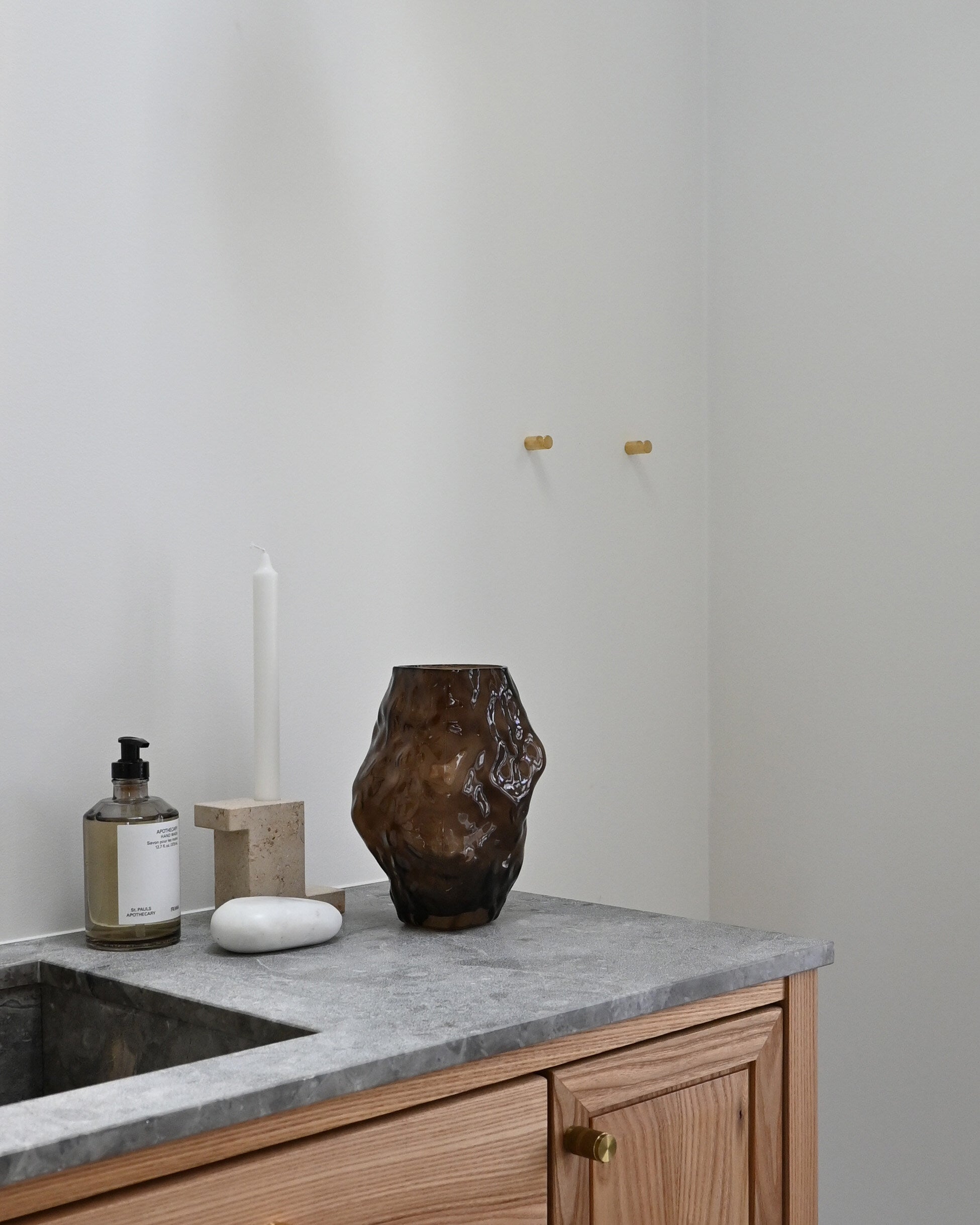 101-copenhagen-katachi-vase-mini-smoked-forest-glas image 5