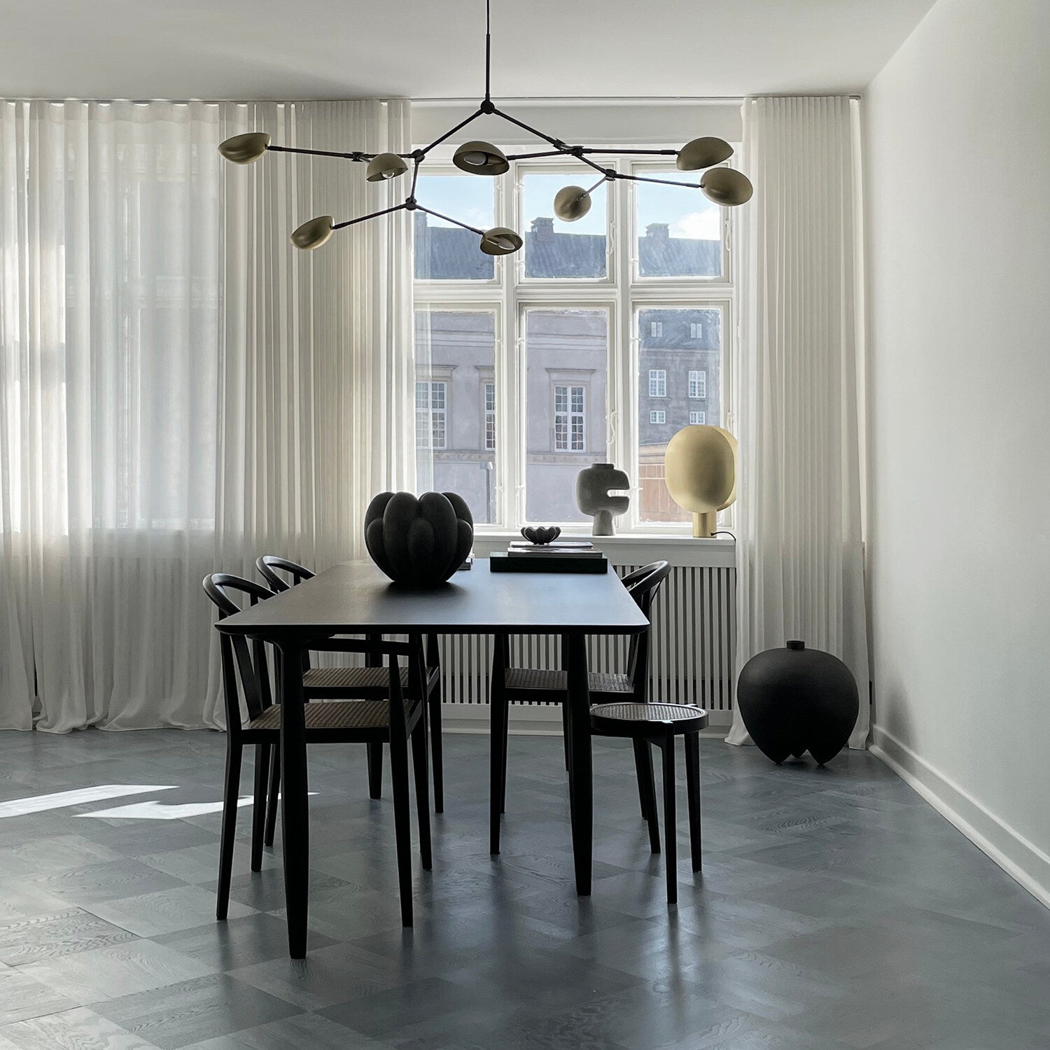101-copenhagen-tribal-vase-medio-dark-grey-keramik image 5
