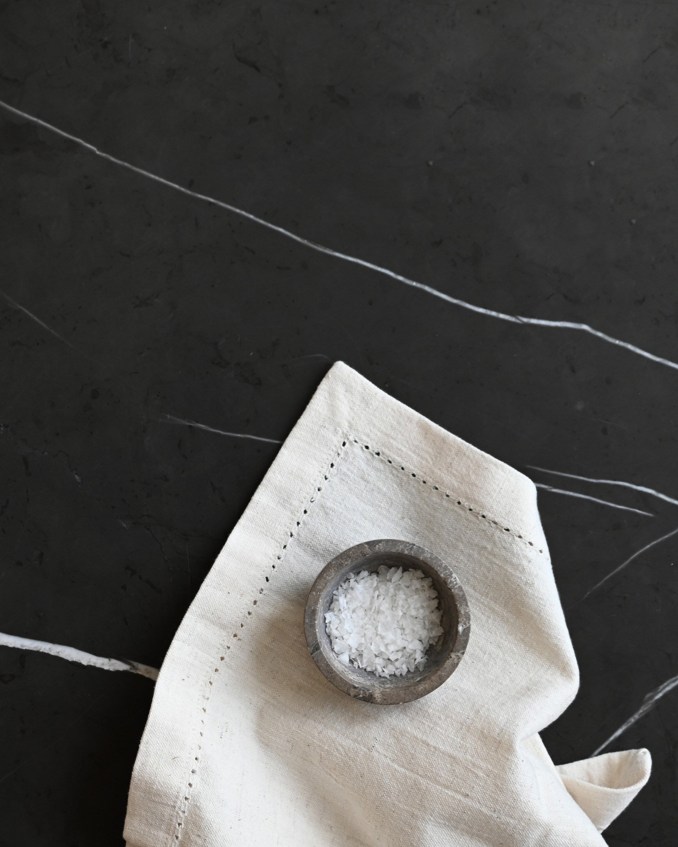 101-copenhagen-enkei-salt-bowl-schale-silver-travertin image 7