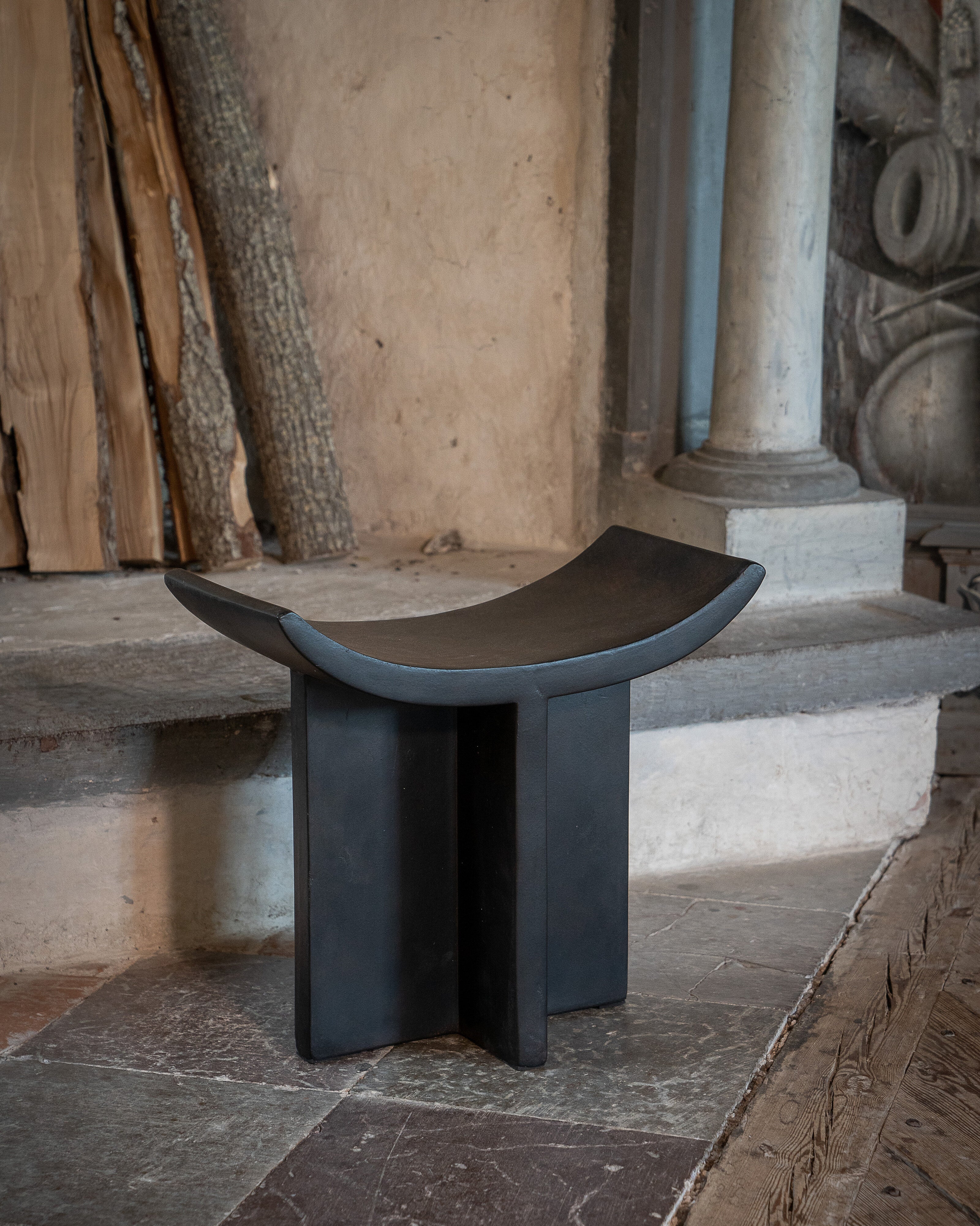 101-copenhagen-brutus-stool-coffee-faserbeton-hocker-braun image 6