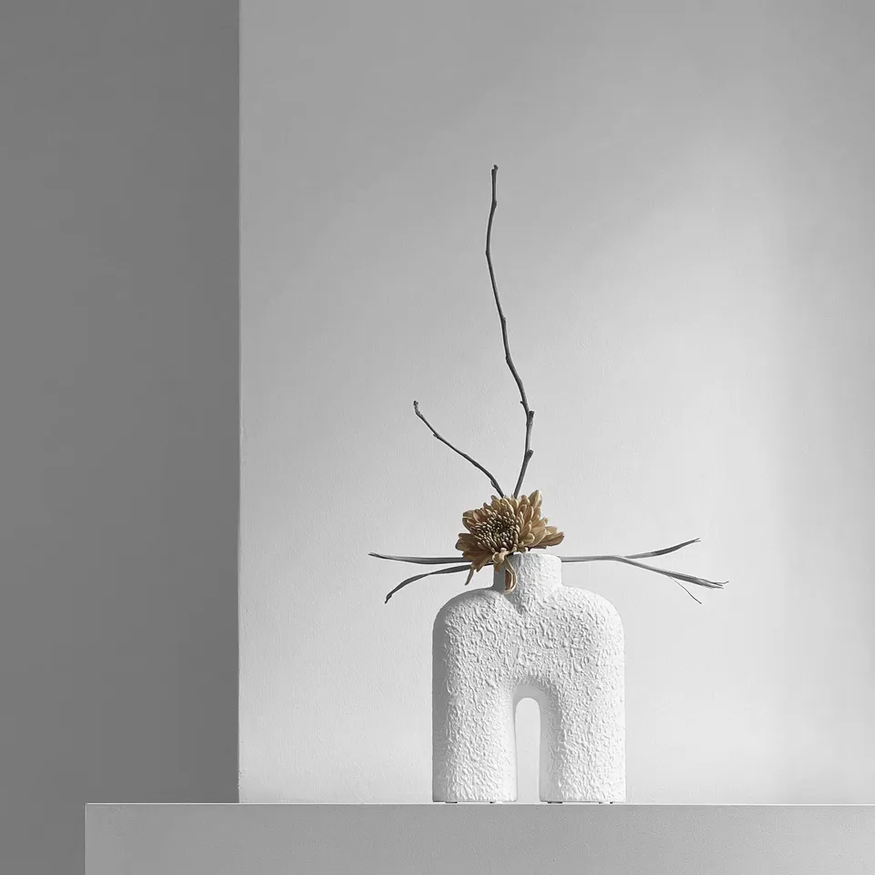 101-copenhagen-cobra-tall-mini-vase-bubble-white-keramik image 1
