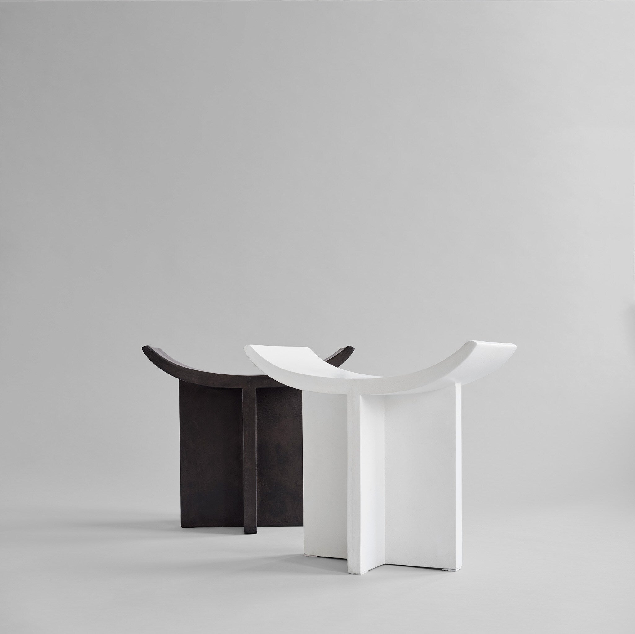 101-copenhagen-brutus-hocker-bone-white-beton image 8