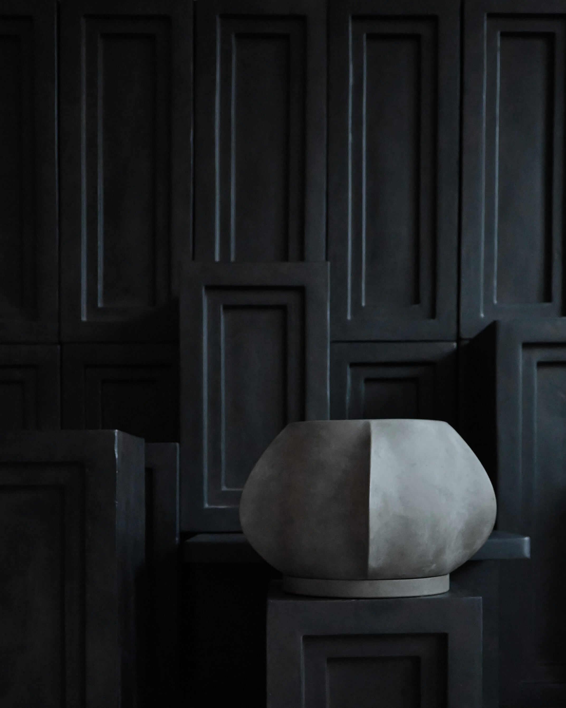 101-copenhagen-arket-plant-pot-mini-blumentopf-dark-grey image 4