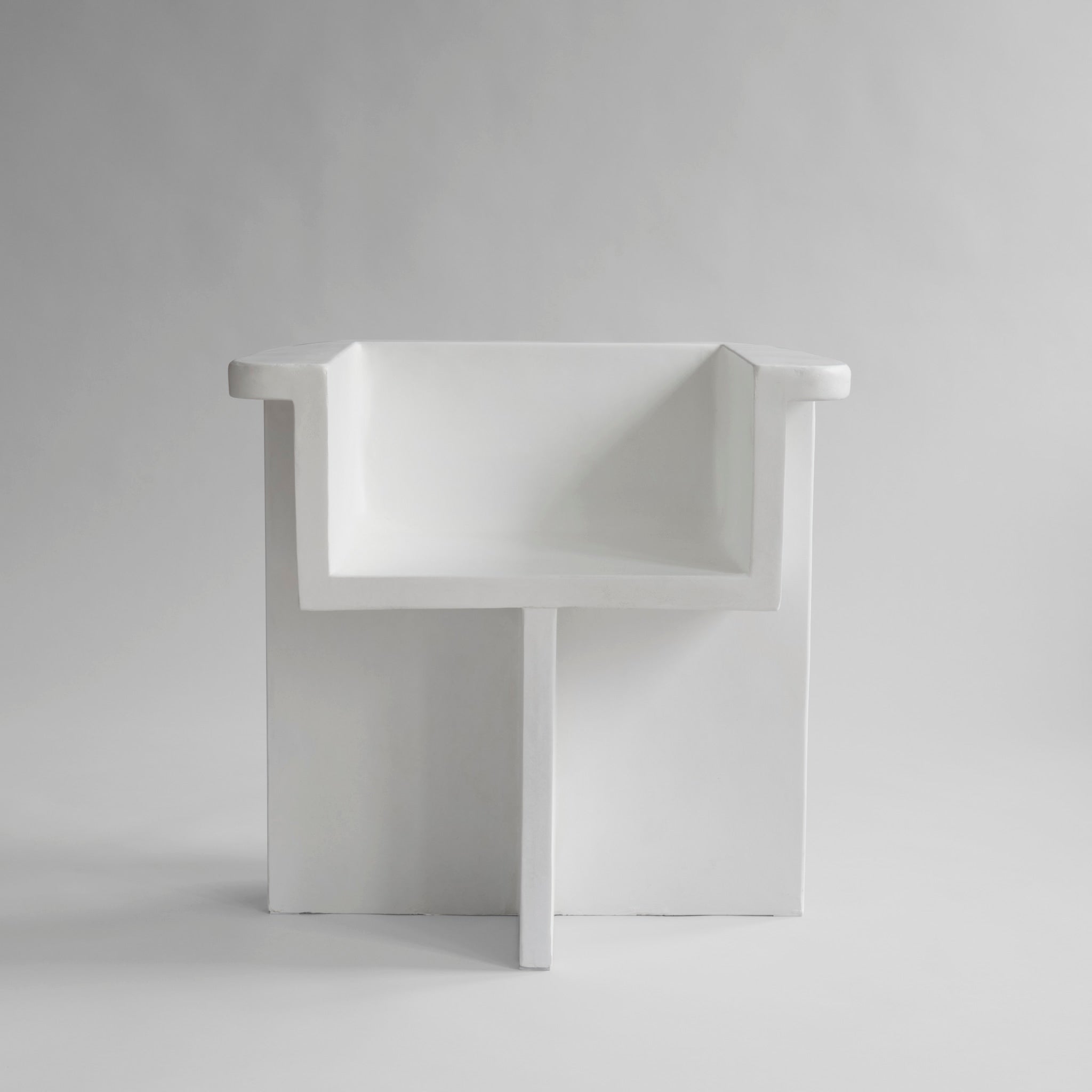 101-copenhagen-brutus-essstuhl-bone-white-fiberbeton image 2