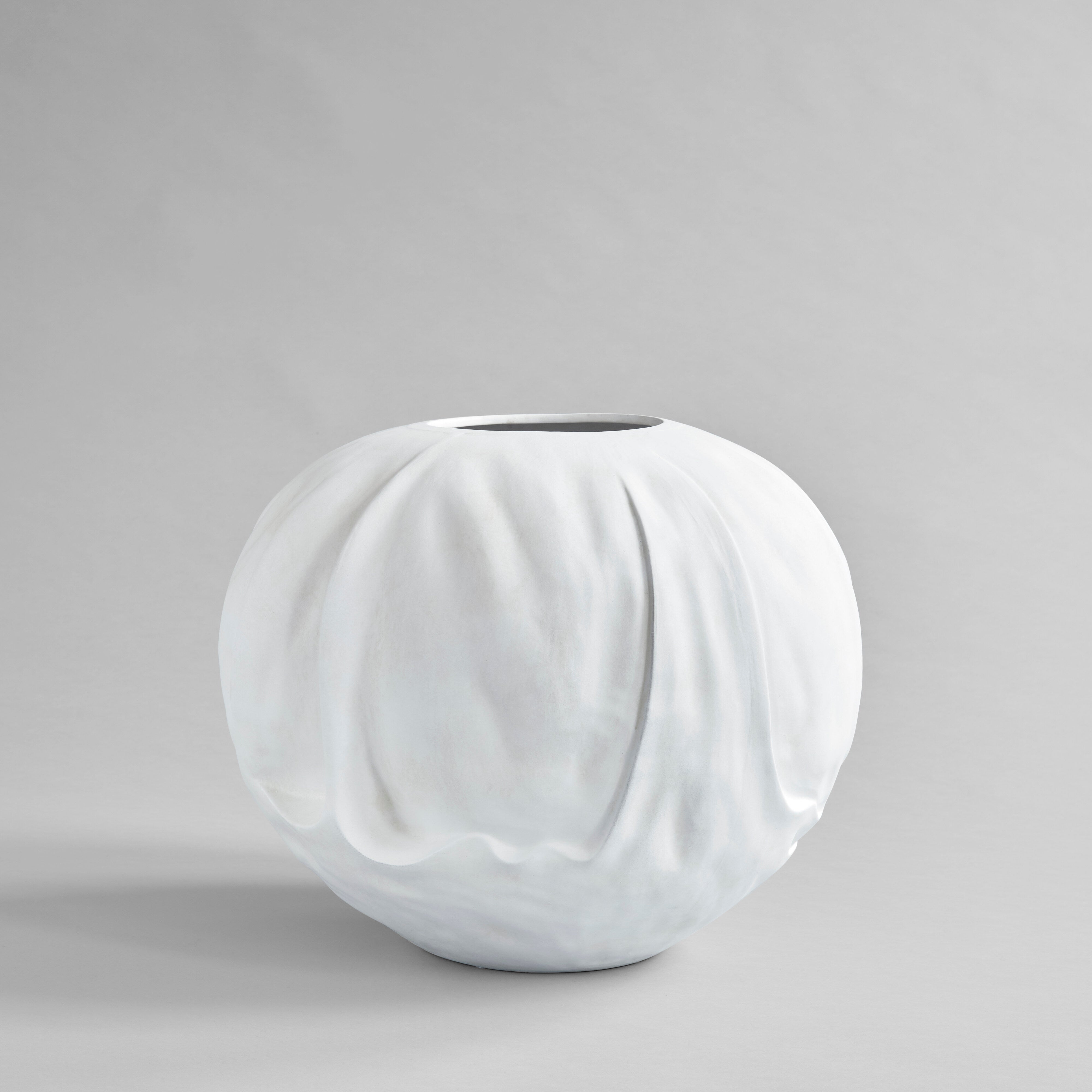101-copenhagen-orimono-vase-big-bone-white-keramik image 2
