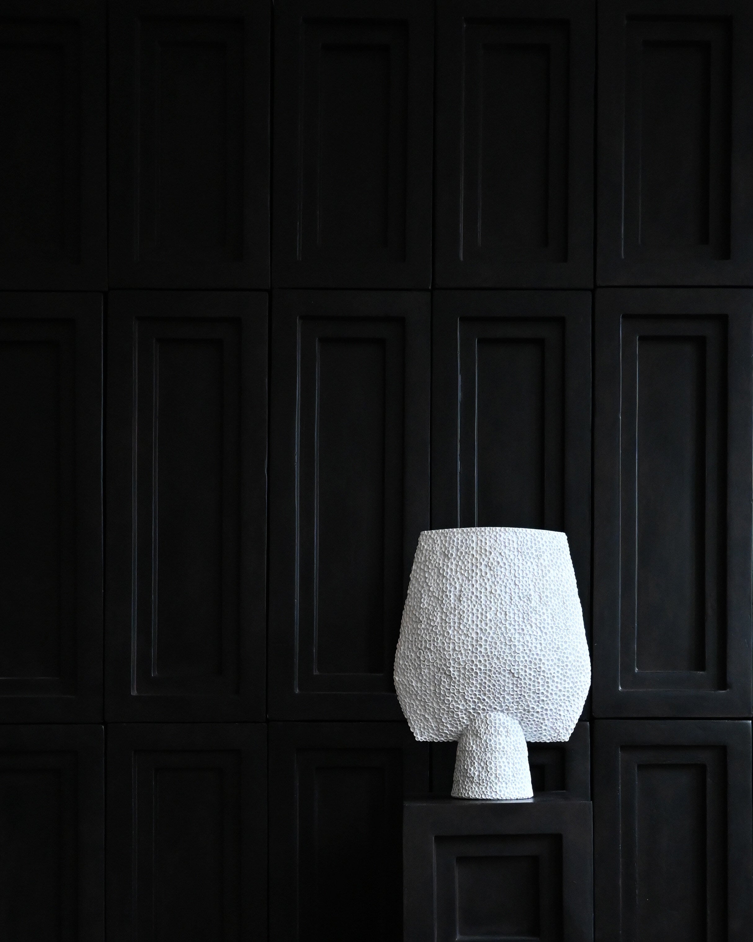 101-copenhagen-sphere-vase-shisen-big-bone-white-eckig image 2