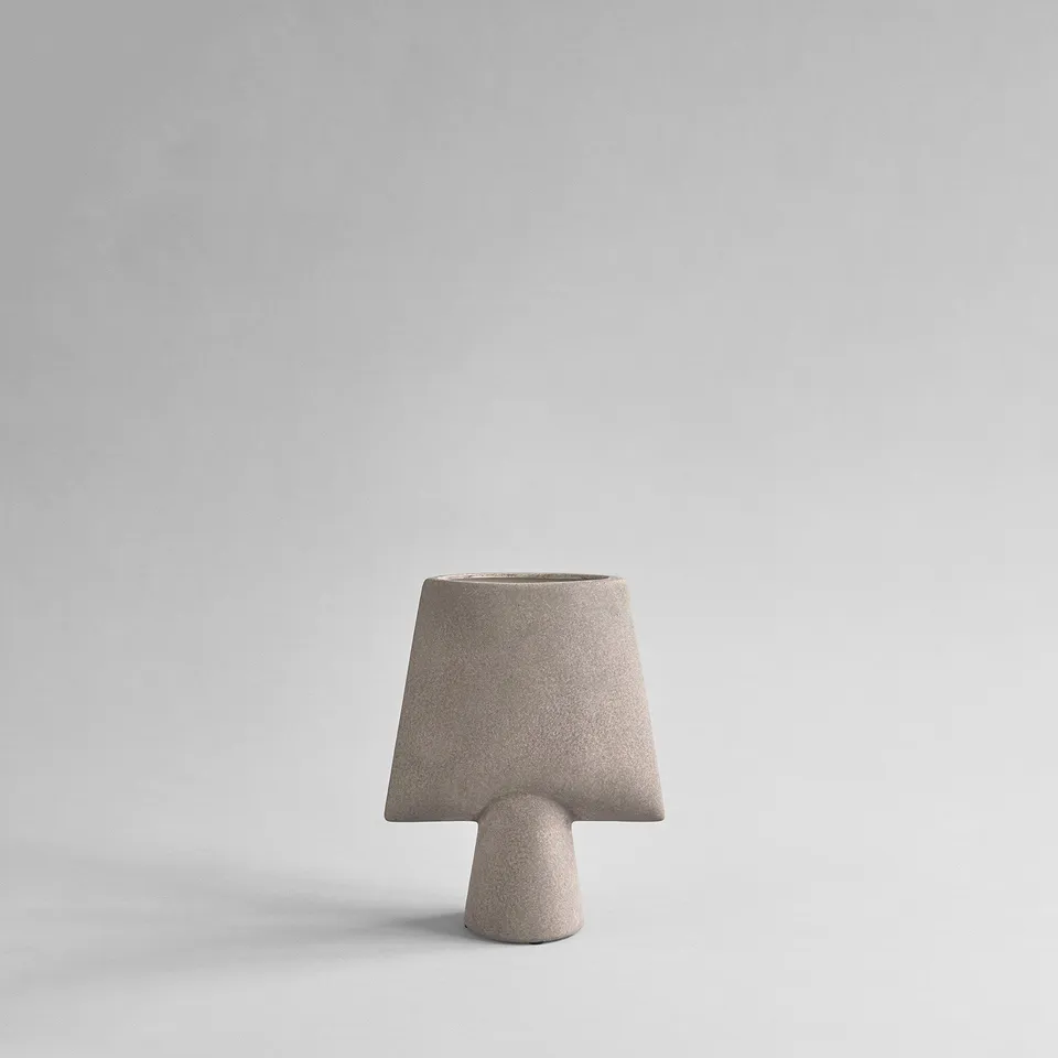 101-copenhagen-sphere-square-mini-vase-taupe-keramik image 1