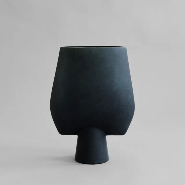 101-copenhagen-sphere-vase-square-big-schwarz-keramik-43cm image 1