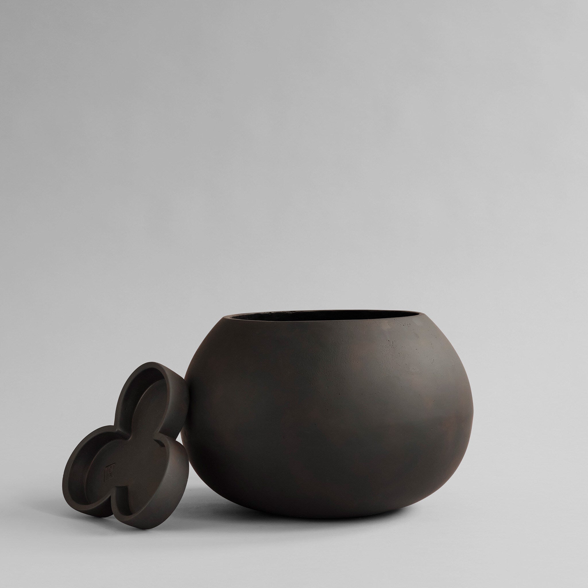 101-copenhagen-urchin-medio-blumentopf-coffee-beton image 8
