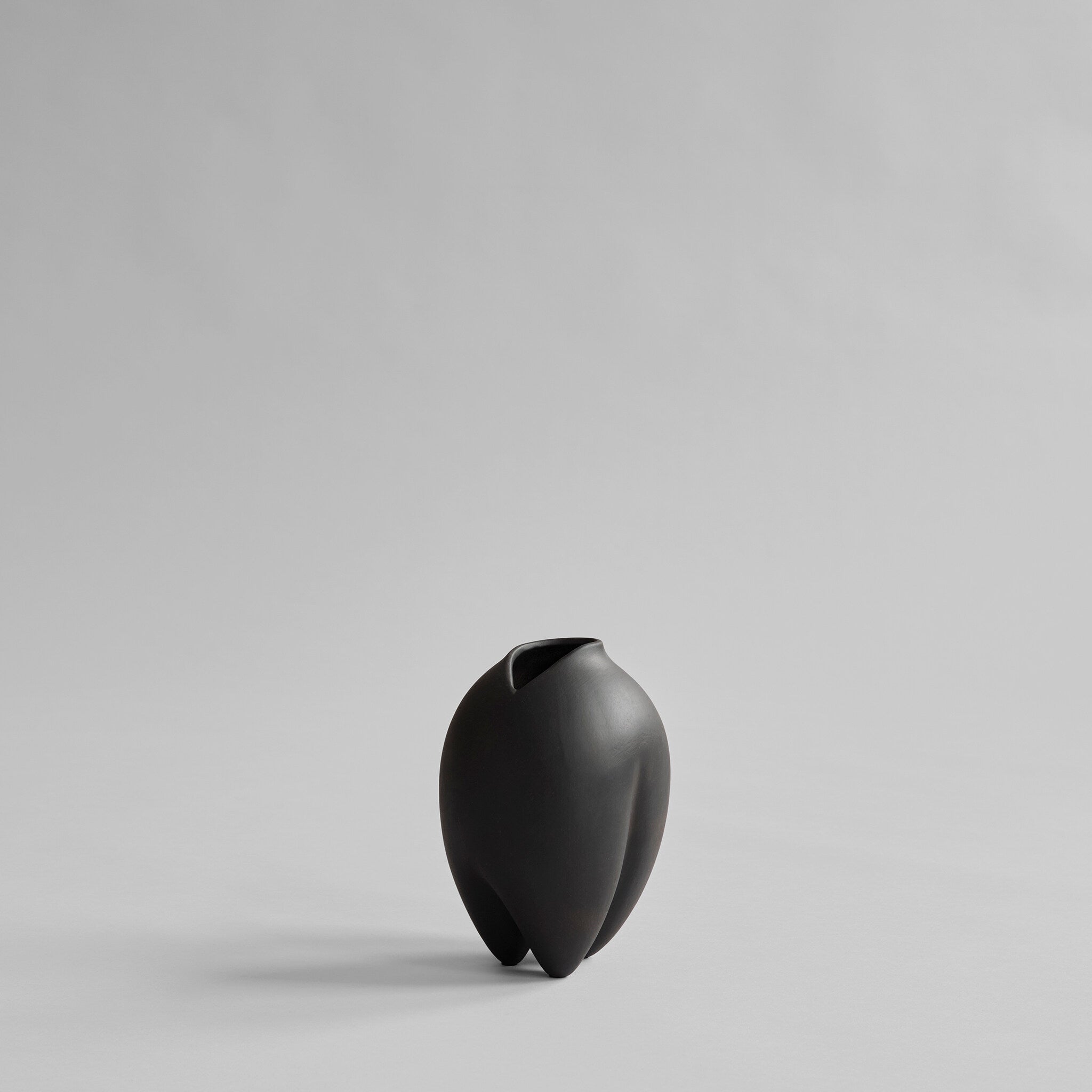 101-copenhagen-sumo-vase-slim-petit-blumenvase-coffee image 1