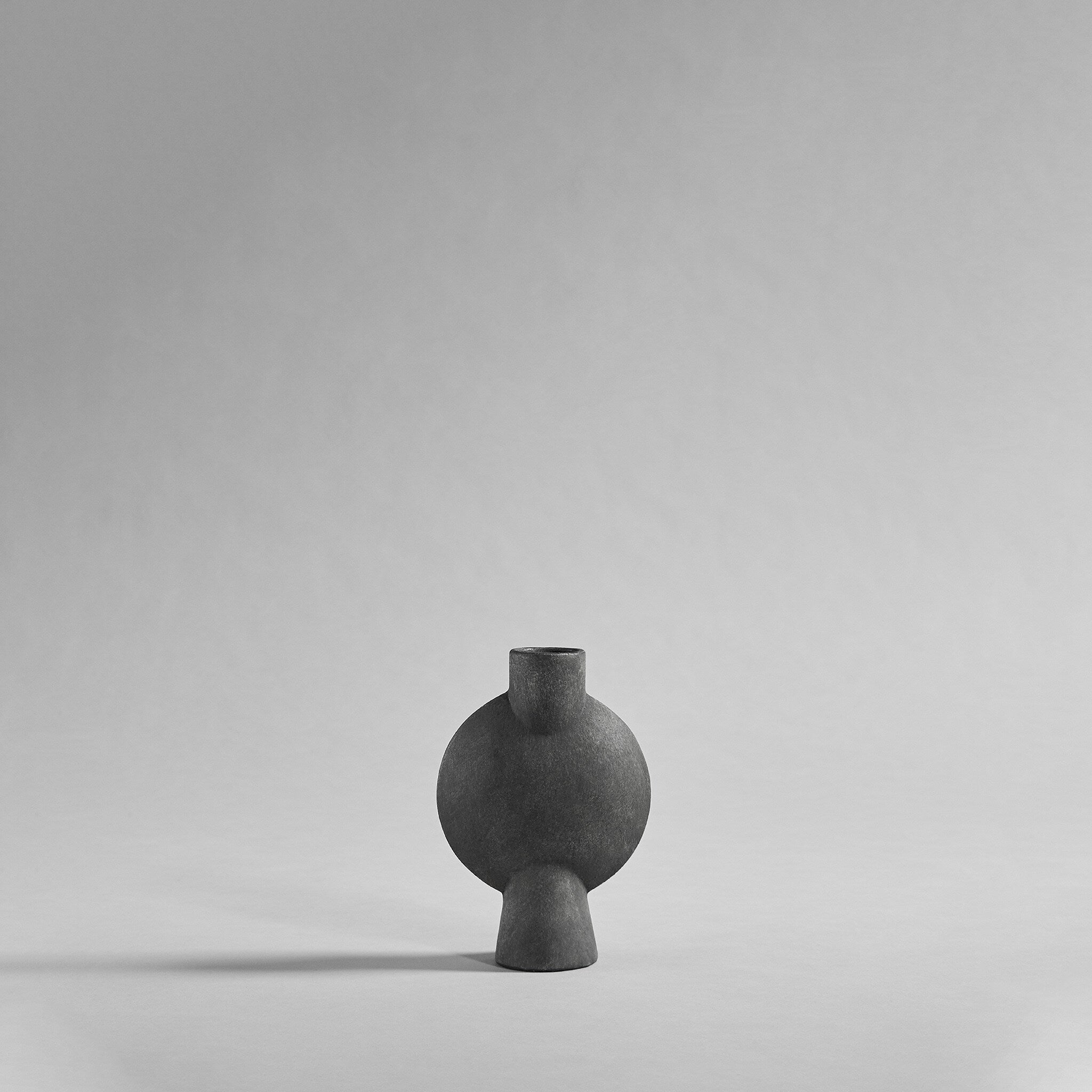 101-copenhagen-sphere-vase-bubl-mini-vase-dark-grey image 1