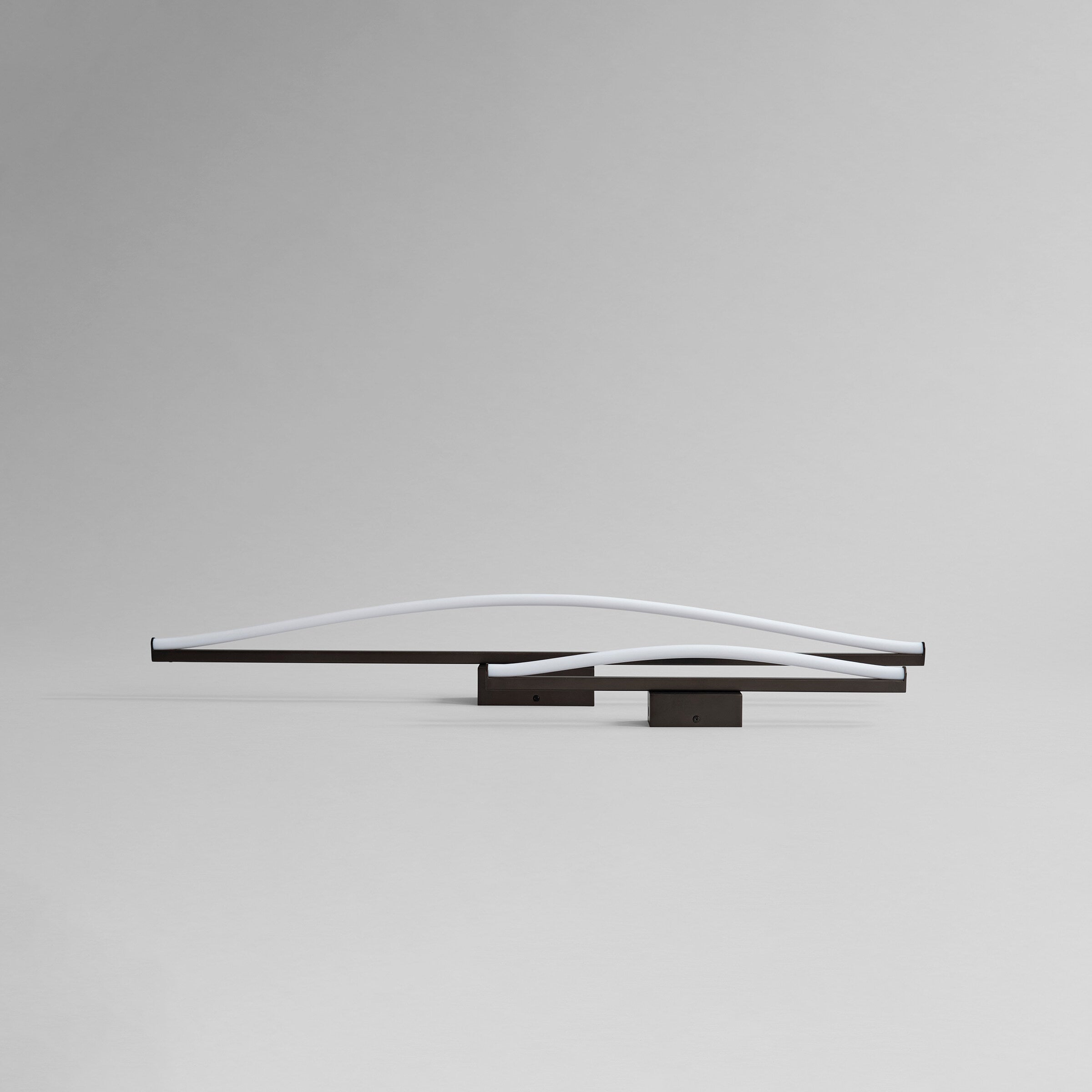 101-copenhagen-bow-wall-lamp-big-wandleuchte-bronze-led image 8