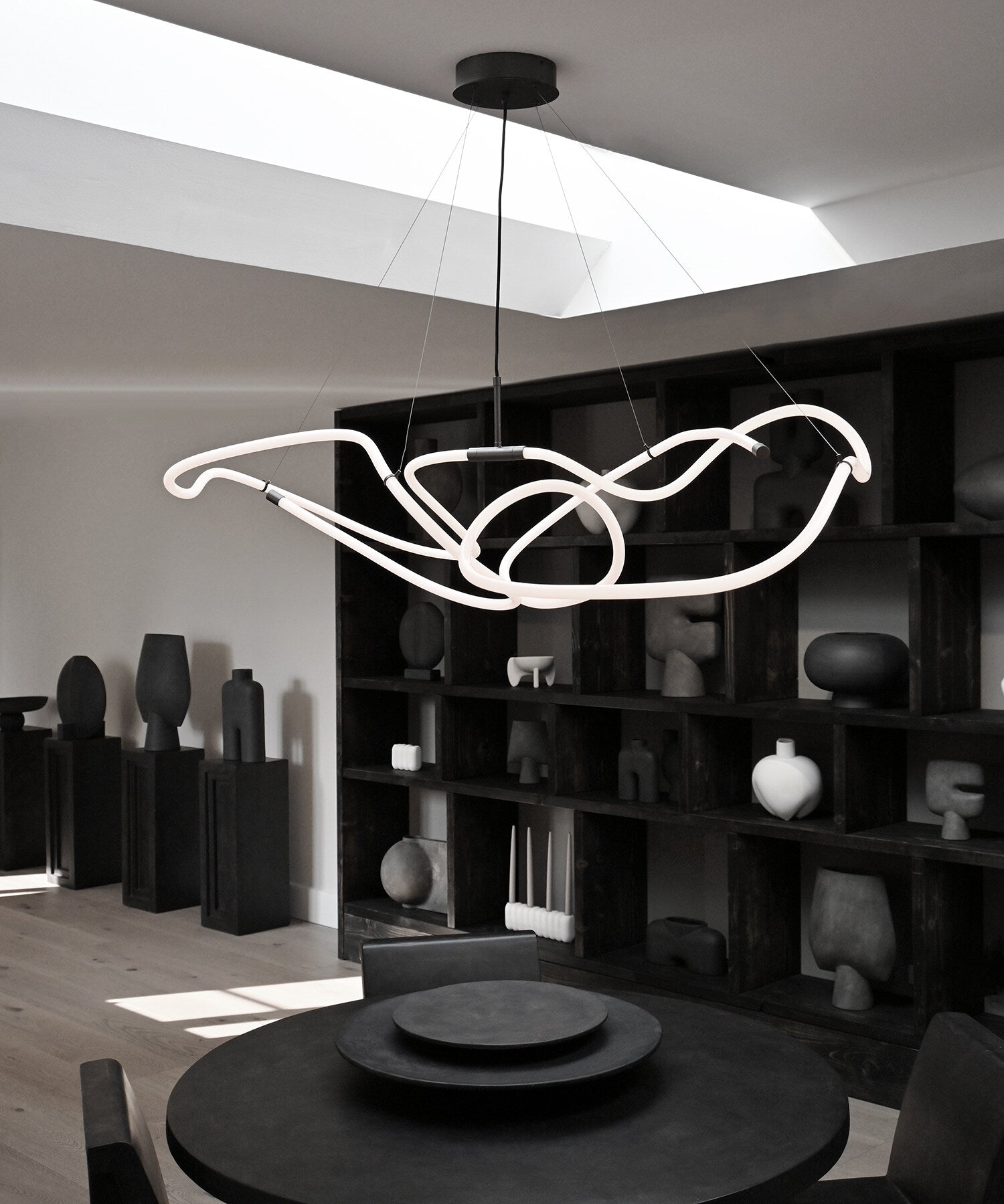 101-copenhagen-ghost-kronleuchter-big-neon-led image 3