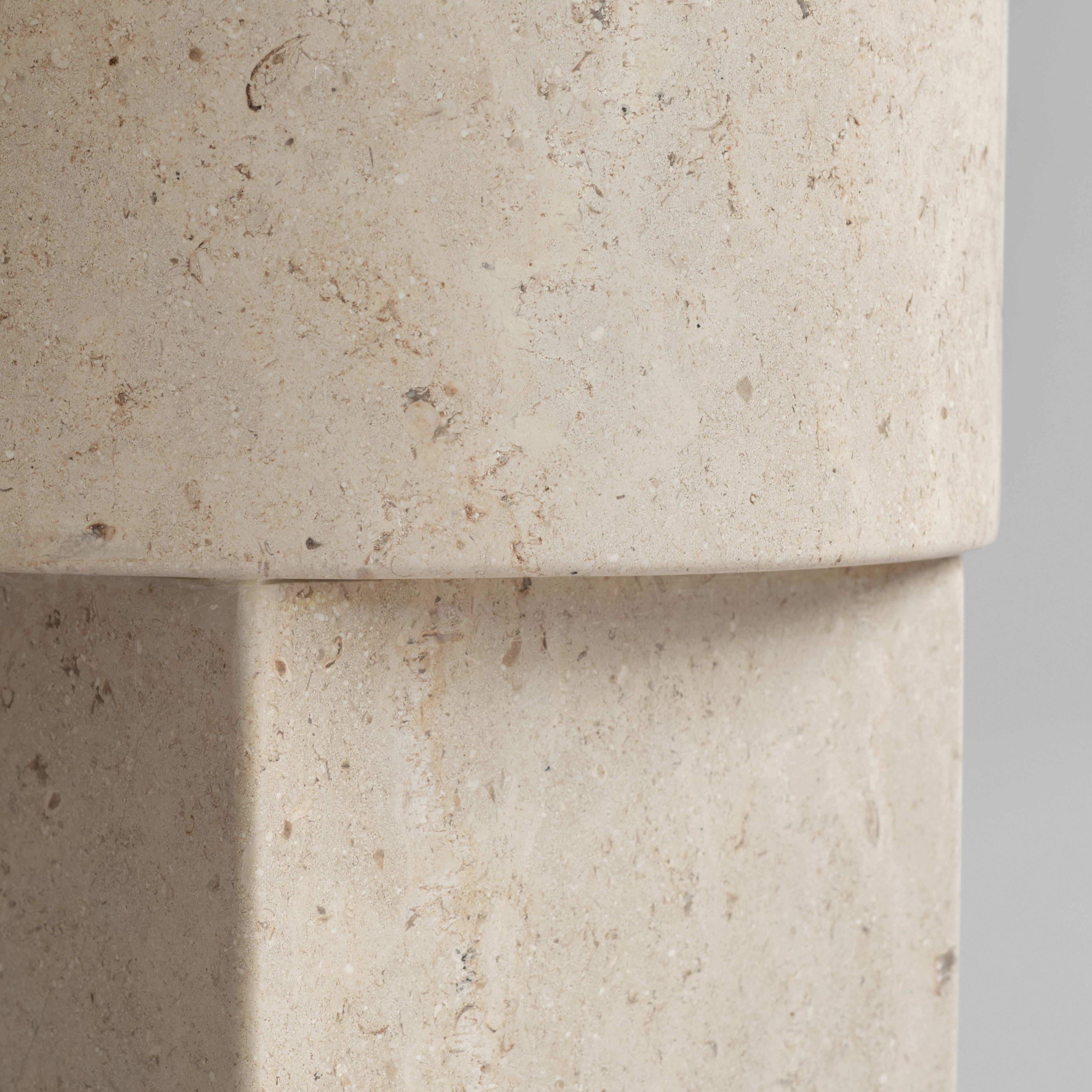 101-copenhagen-column-beistelltisch-limestone-kalkstein image 7