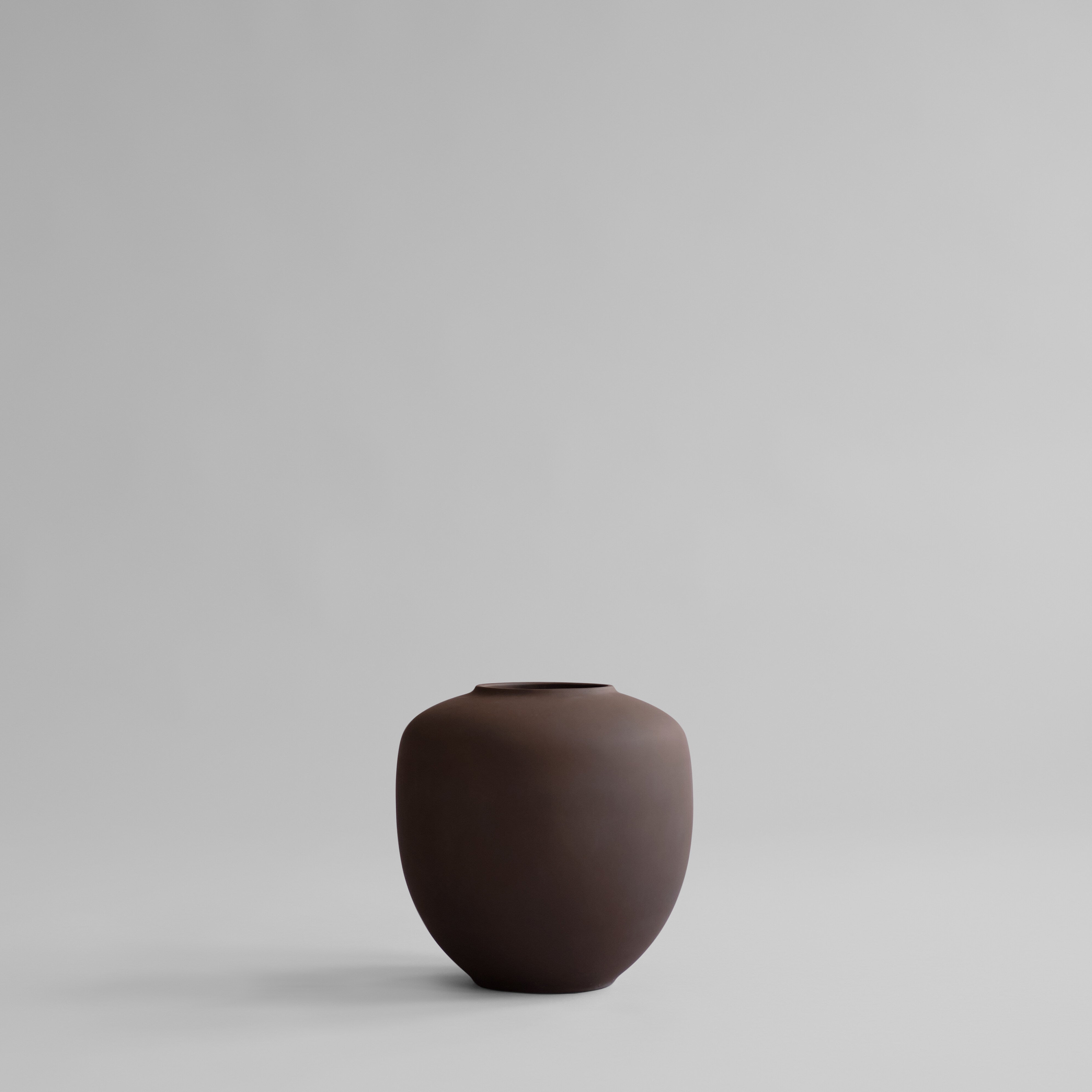 101-copenhagen-sunao-vase-medio-chocolate-brown image 1