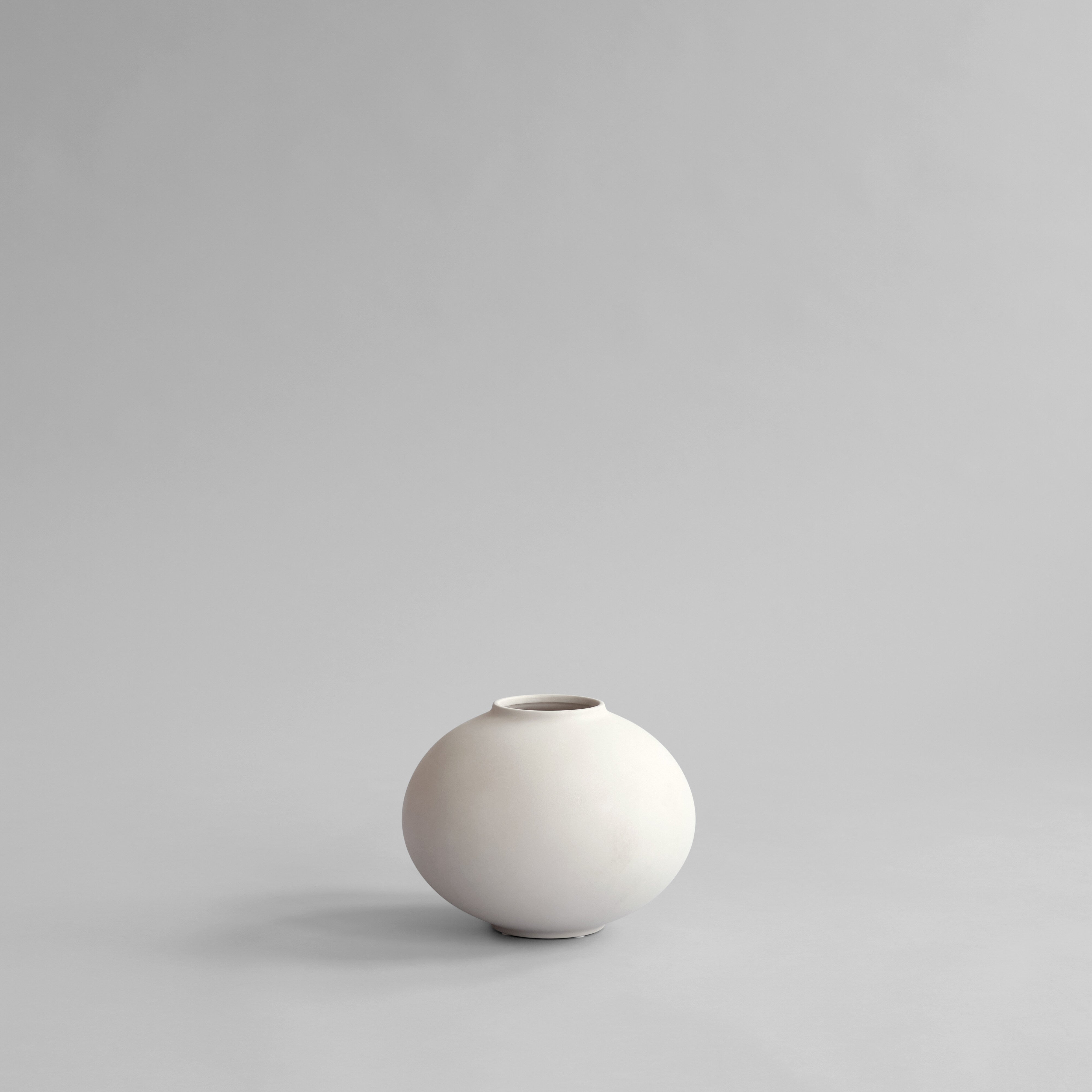 101-copenhagen-sunao-fat-mini-vase-birch-keramik-matt image 1