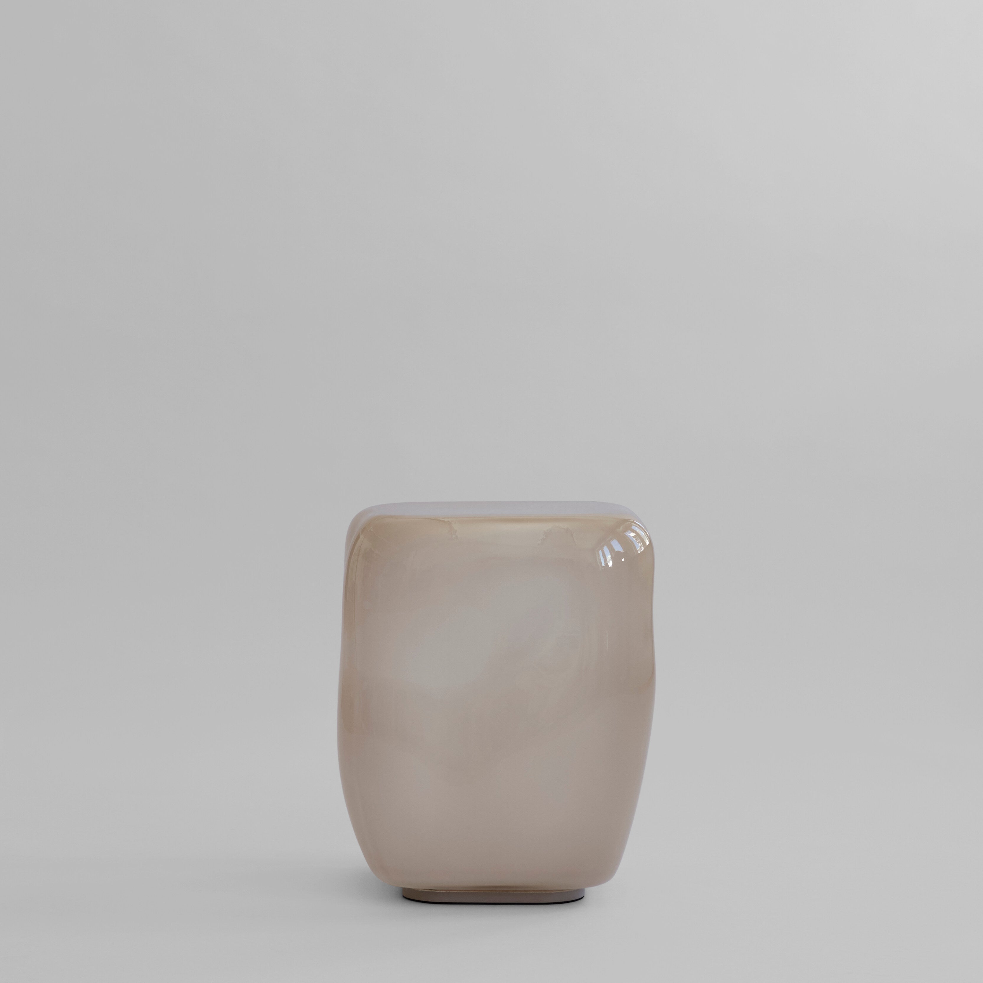 101-copenhagen-ishi-mini-couchtisch-smoked-desert-glas image 1