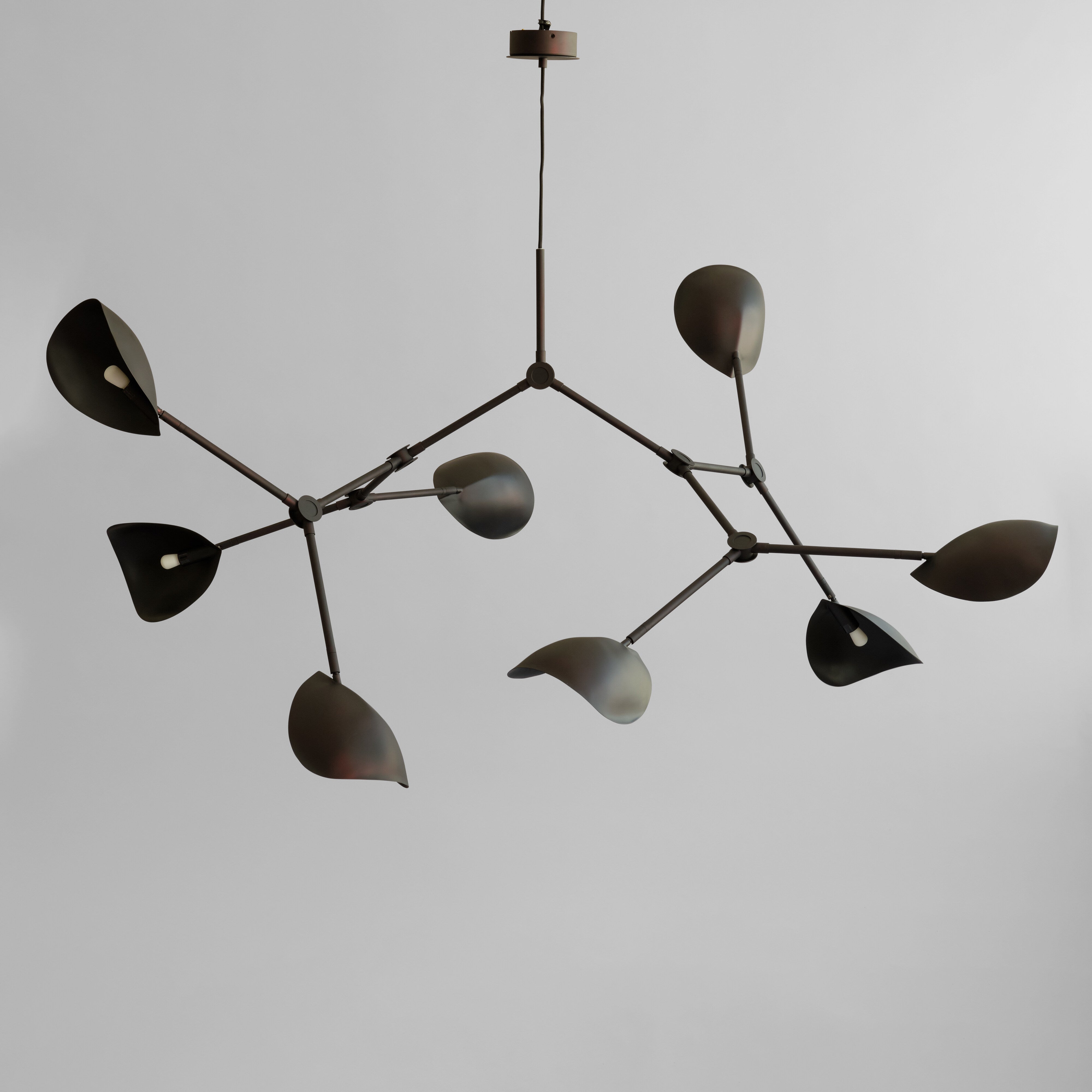 101-copenhagen-stingray-chandelier-grande-kronleuchter-burned-black image 1