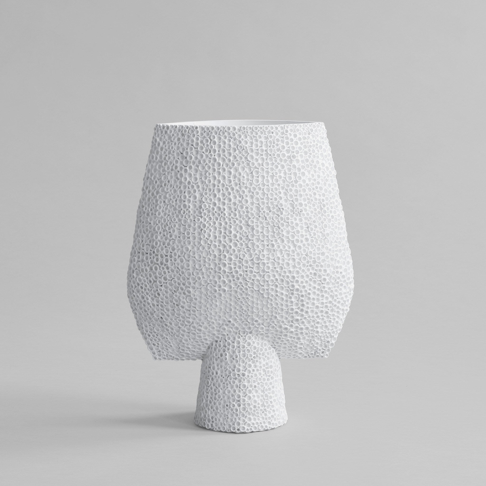 101-copenhagen-sphere-vase-shisen-big-bone-white-eckig image 1