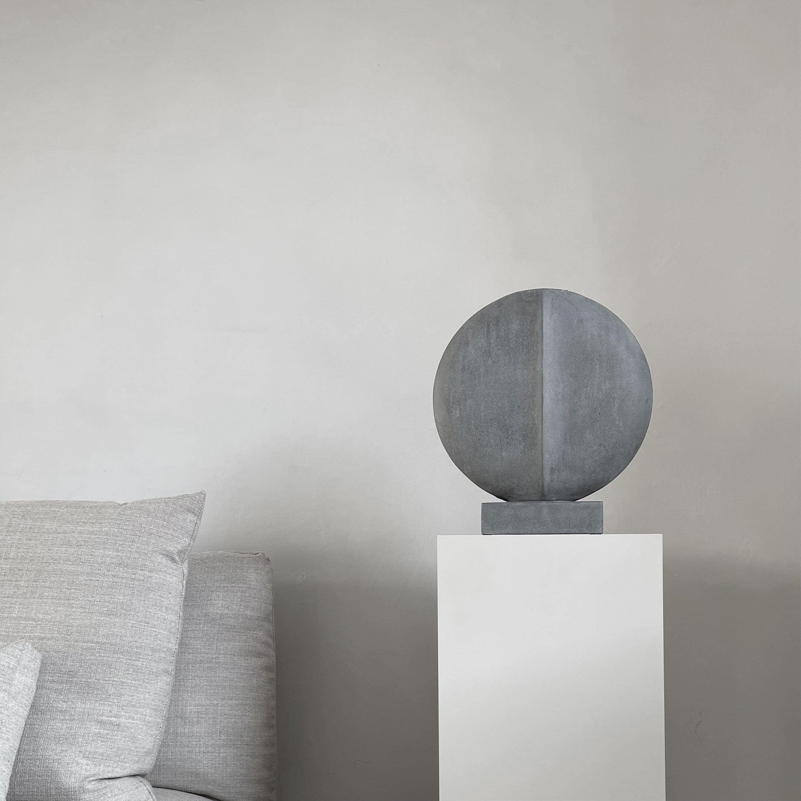 101-copenhagen-guggenheim-vase-mini-dark-grey-keramik image 4