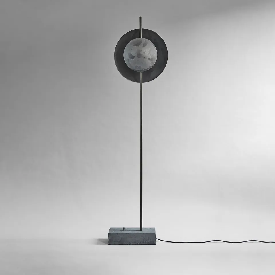 101-copenhagen-dawn-stehleuchte-oxidized-aluminium image 1