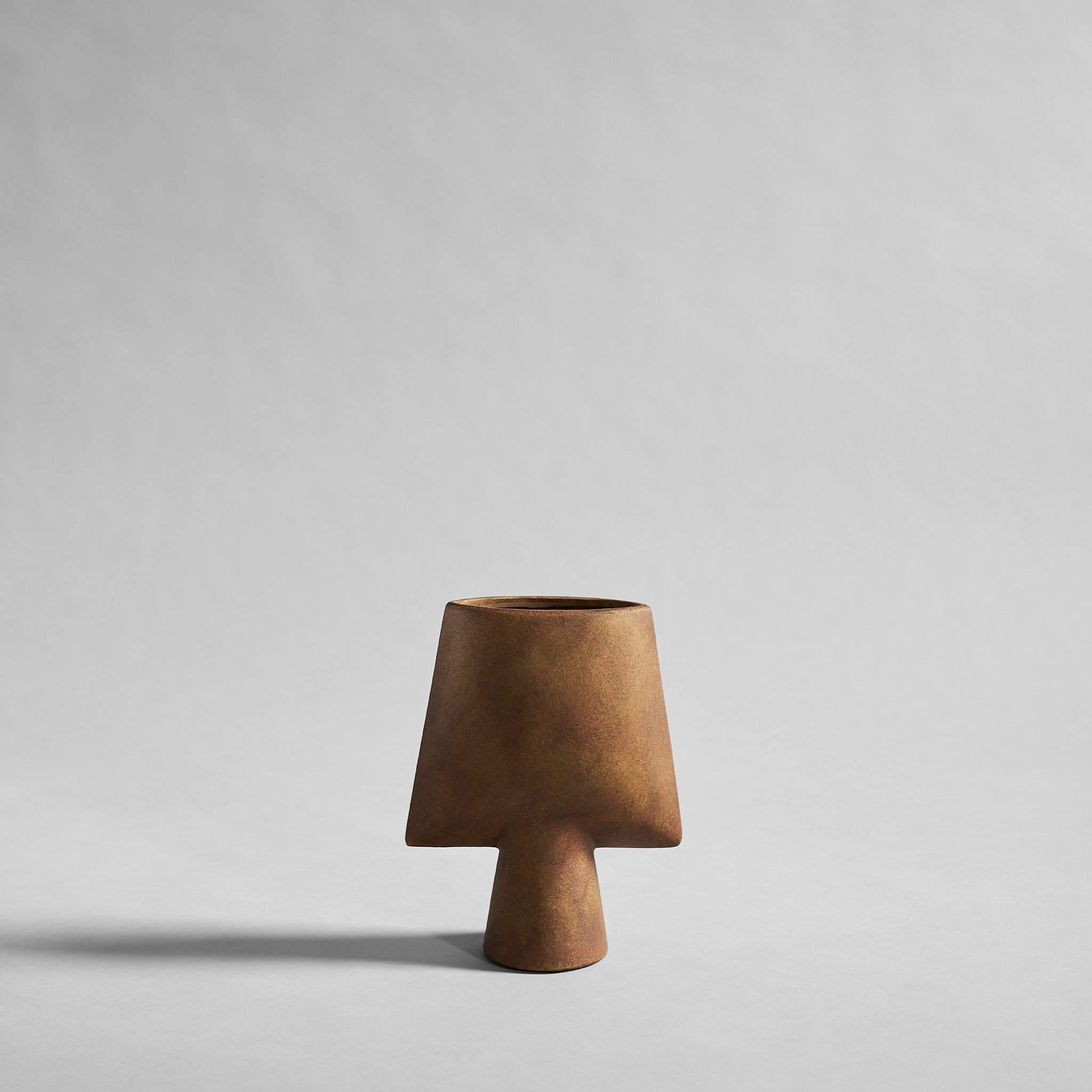101-copenhagen-sphere-square-mini-vase-ocher-keramik image 2