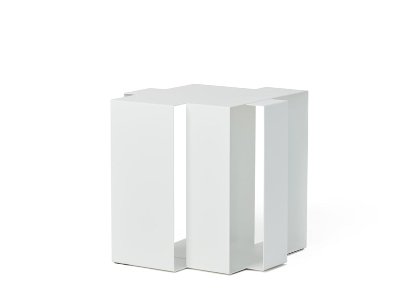 frederik-roij-shifted-square-beistelltisch-skulptur image 1