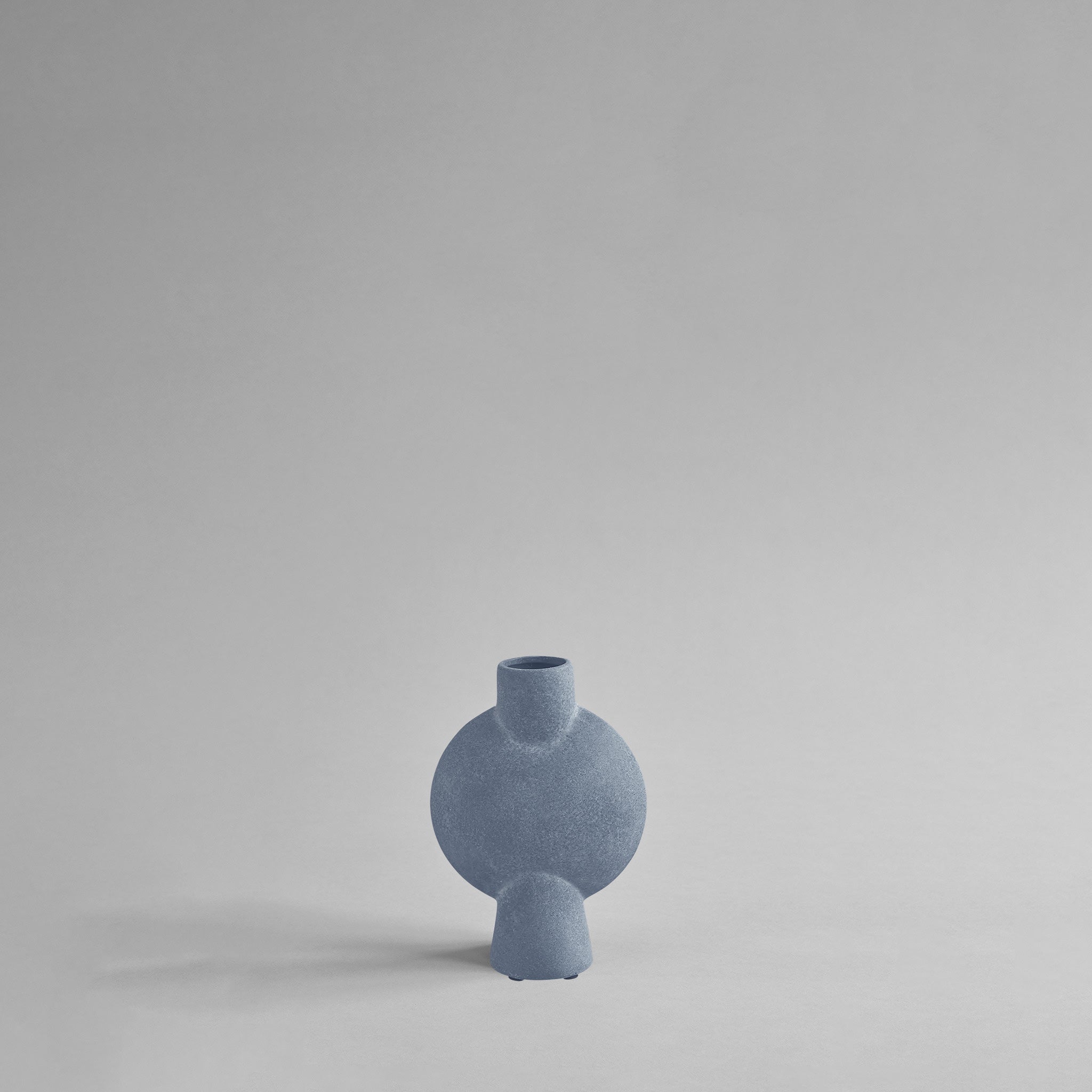 101-copenhagen-sphere-bubl-mini-vase-hellgrau-keramik image 3