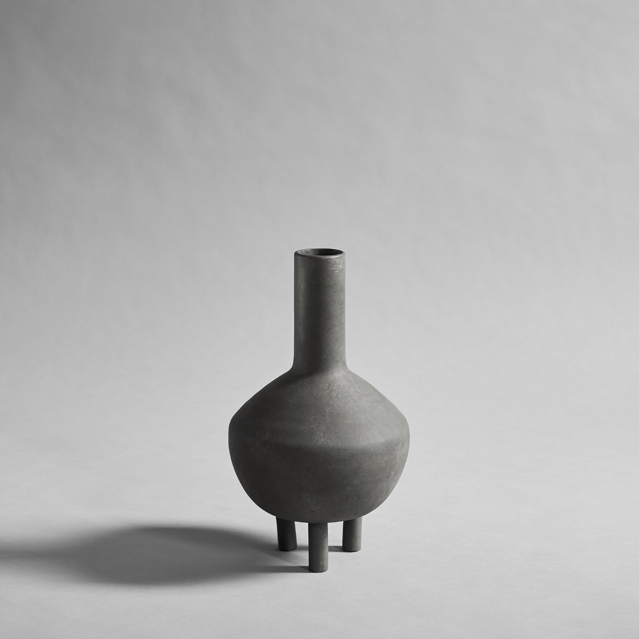 101-copenhagen-duck-vase-fat-keramik-dunkelgrau image 1