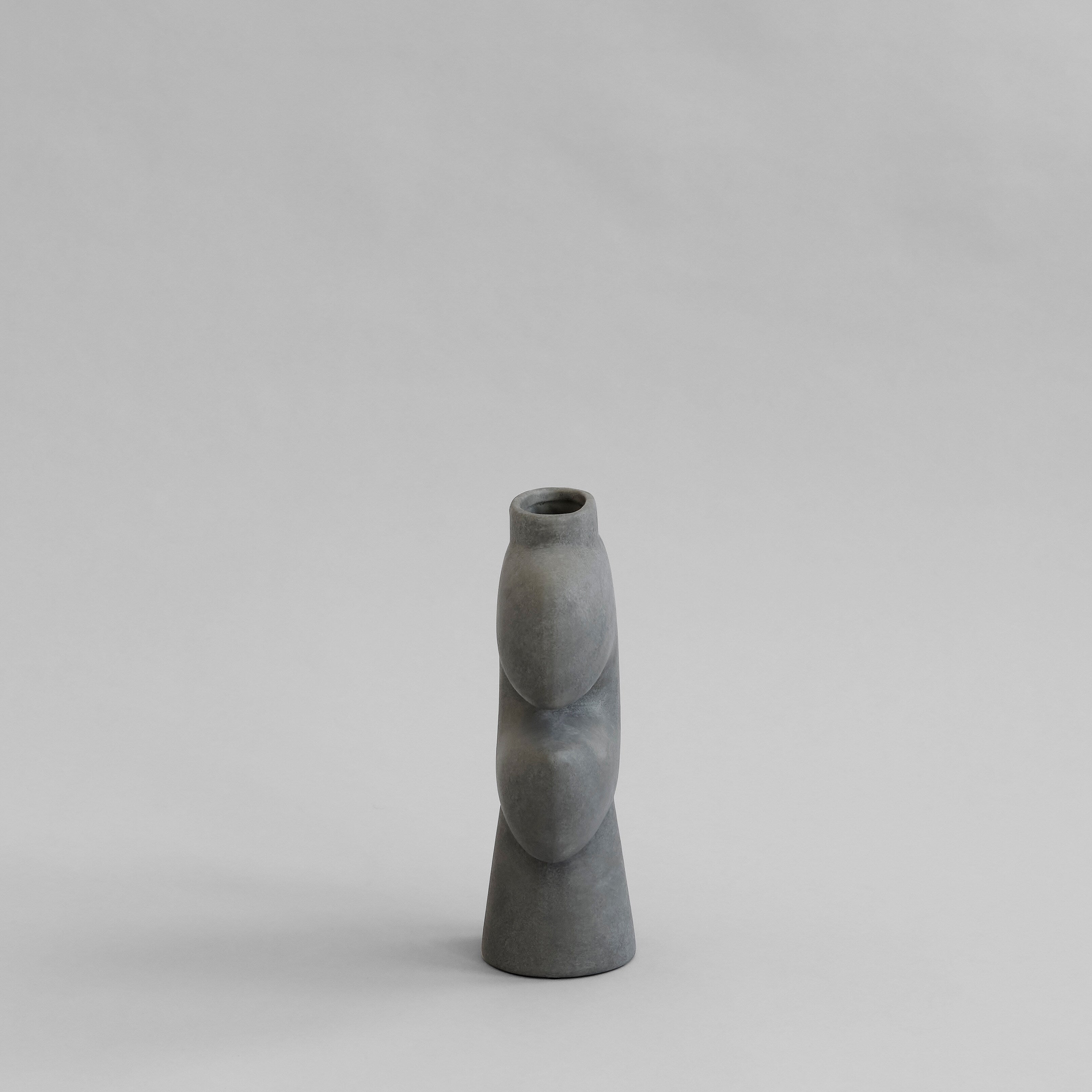 101-copenhagen-tribal-vase-medio-dark-grey-keramik image 7