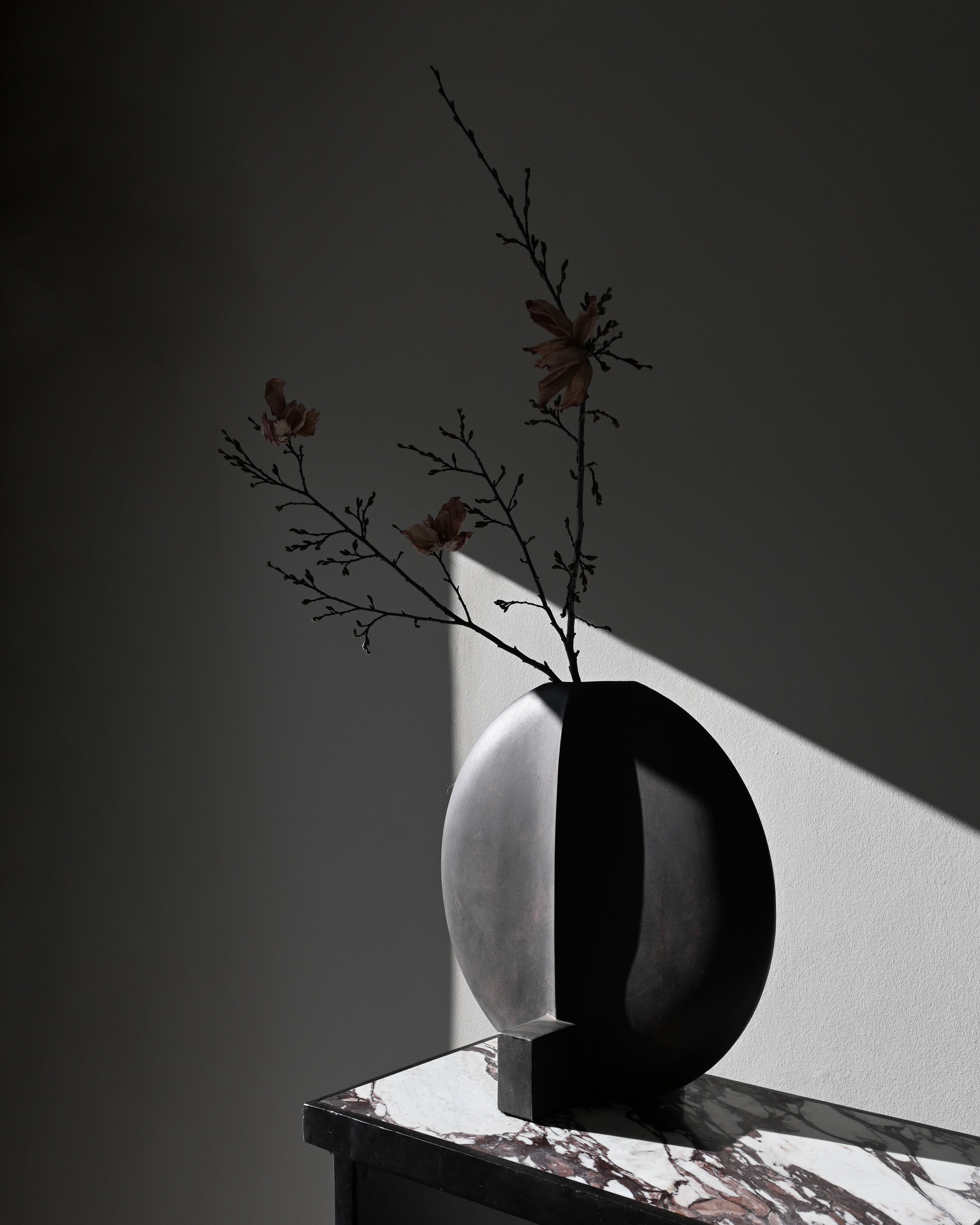 101-copenhagen-guggenheim-vase-big-coffee-keramik-braun image 5