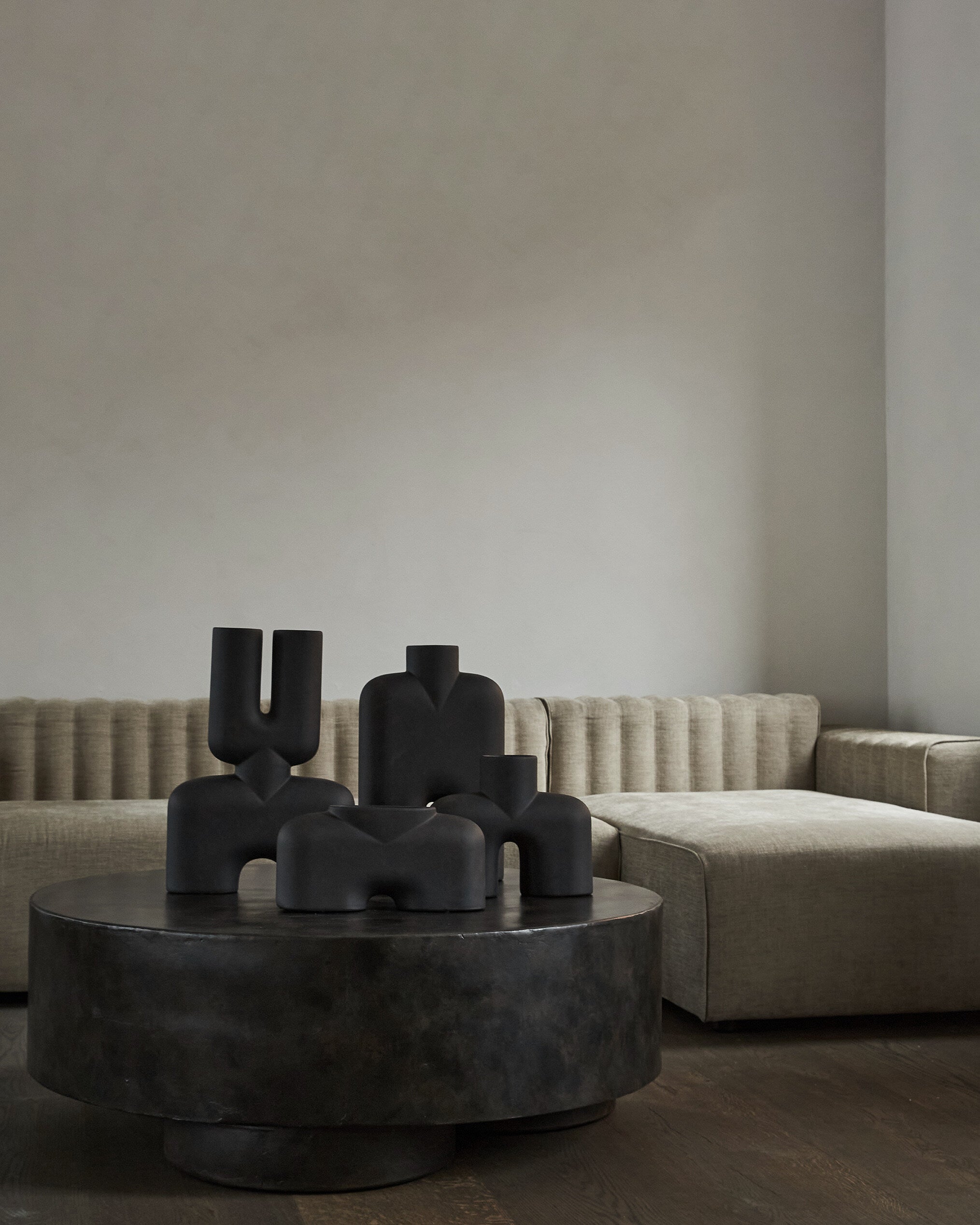 101-copenhagen-big-foot-couchtisch-big-coffee-beton image 6