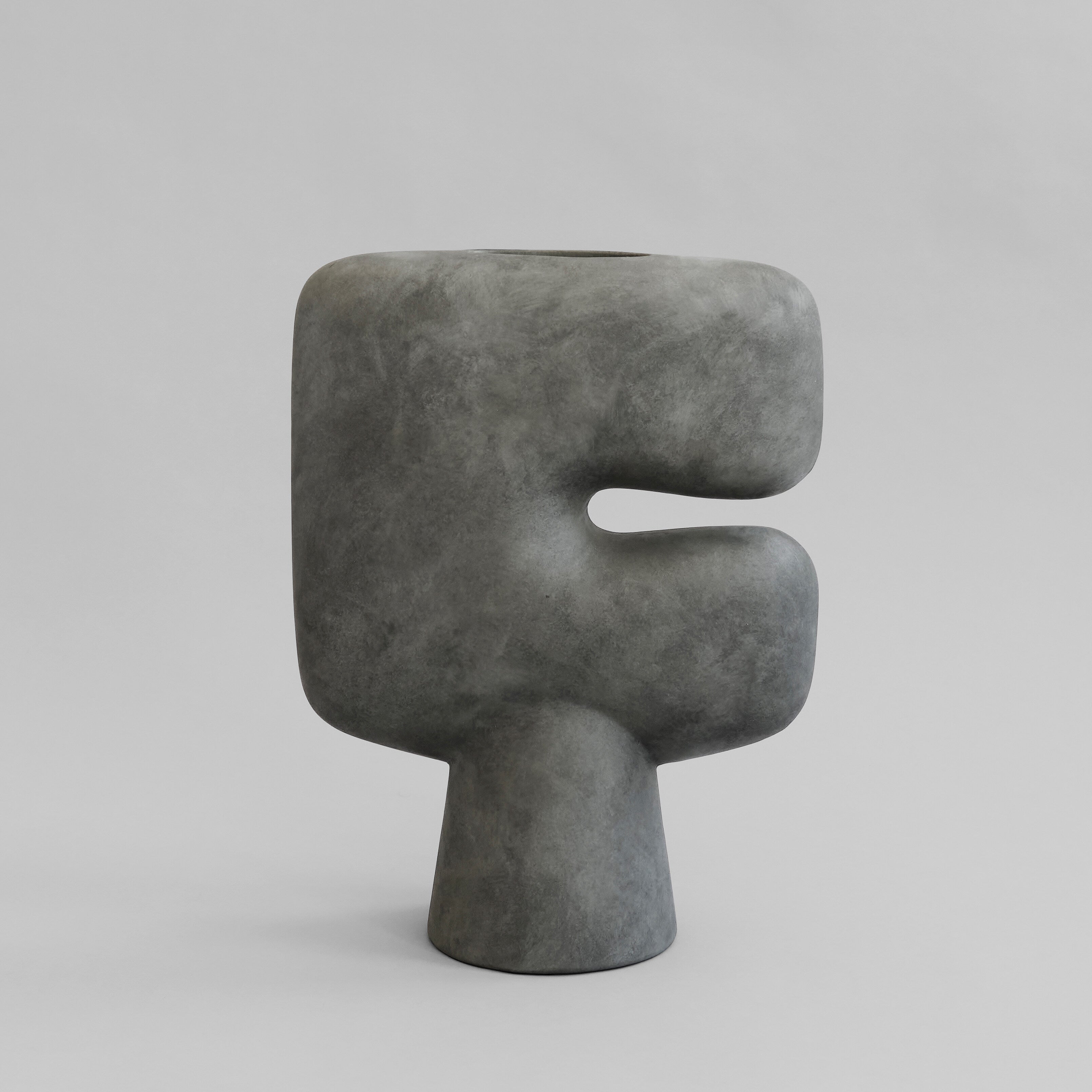 101-copenhagen-tribal-vase-big-keramik-dunkelgrau-45-cm image 1