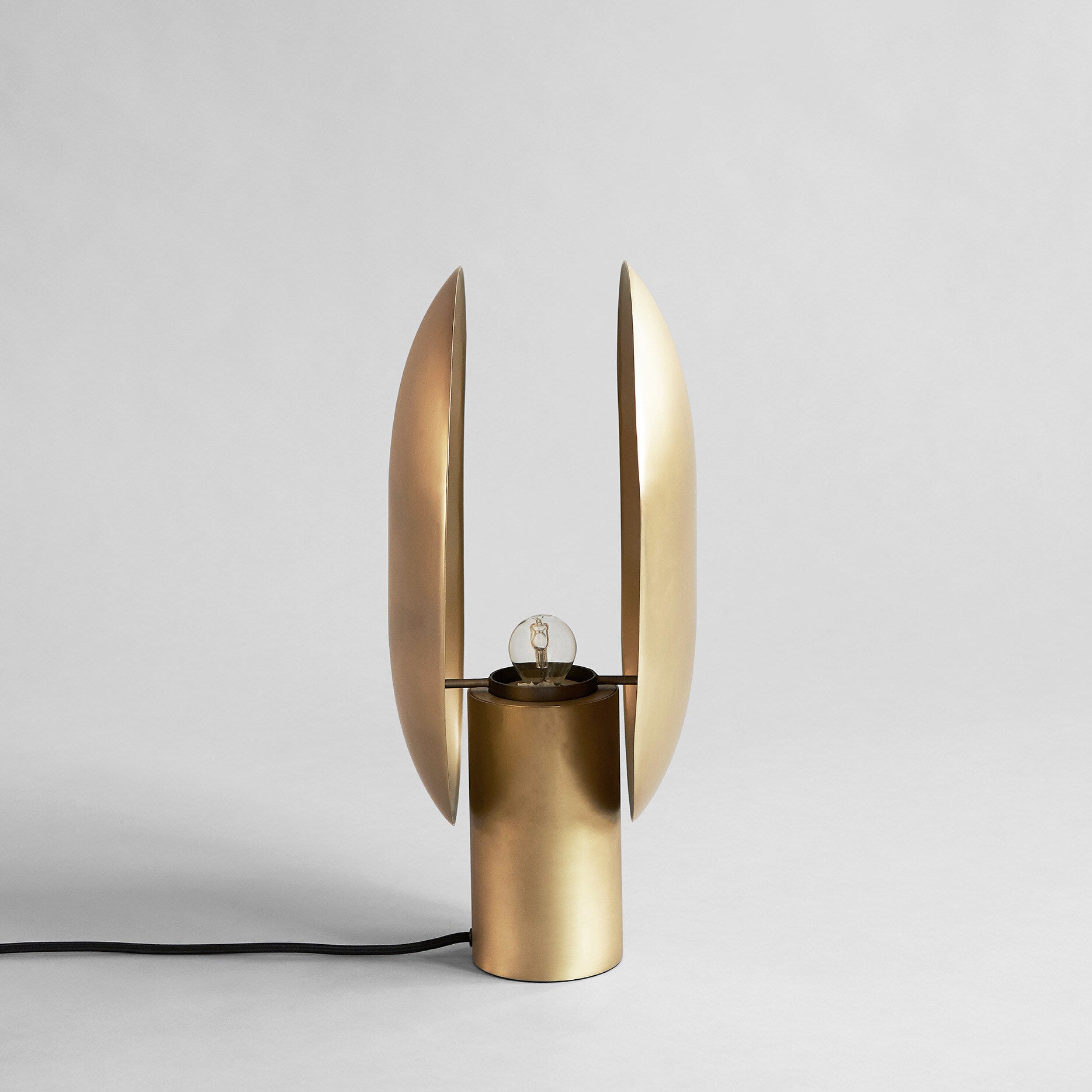 101-copenhagen-clam-tischlampe-messing-nachttischlampe-metall image 7