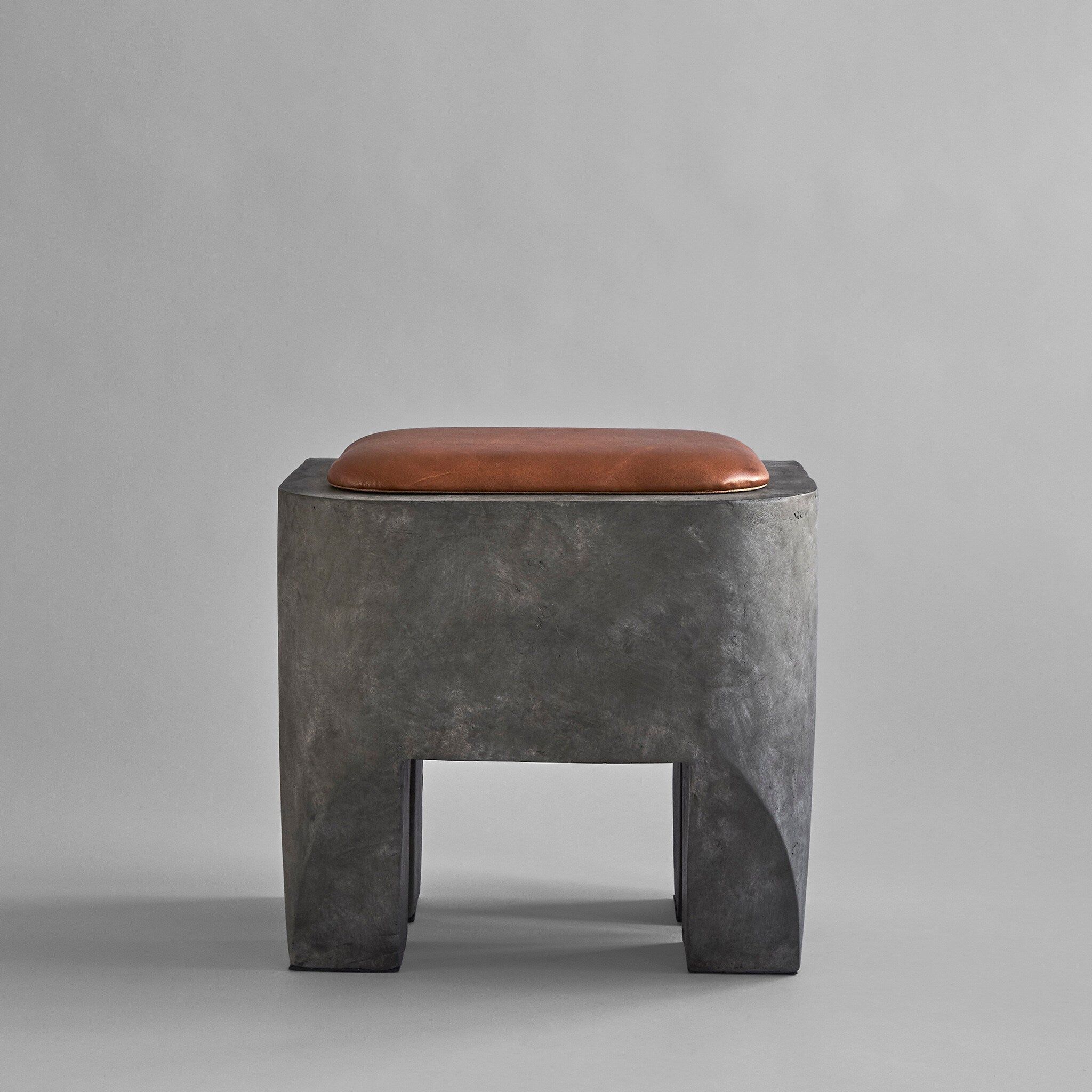 101-copenhagen-sculpt-hocker-kissen-leder-cognac image 7