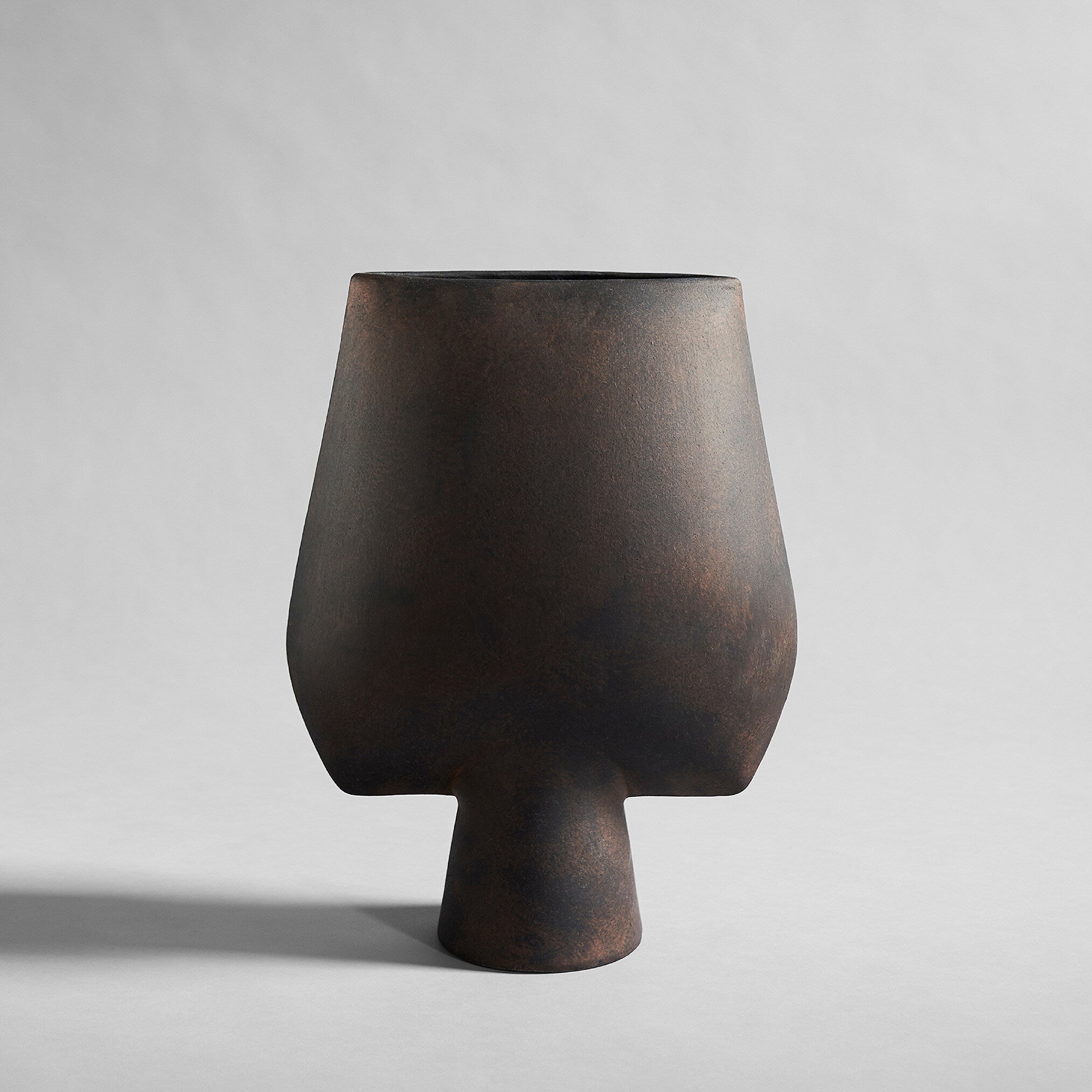 101-copenhagen-sphere-square-big-vase-coffee-keramik-43cm image 1