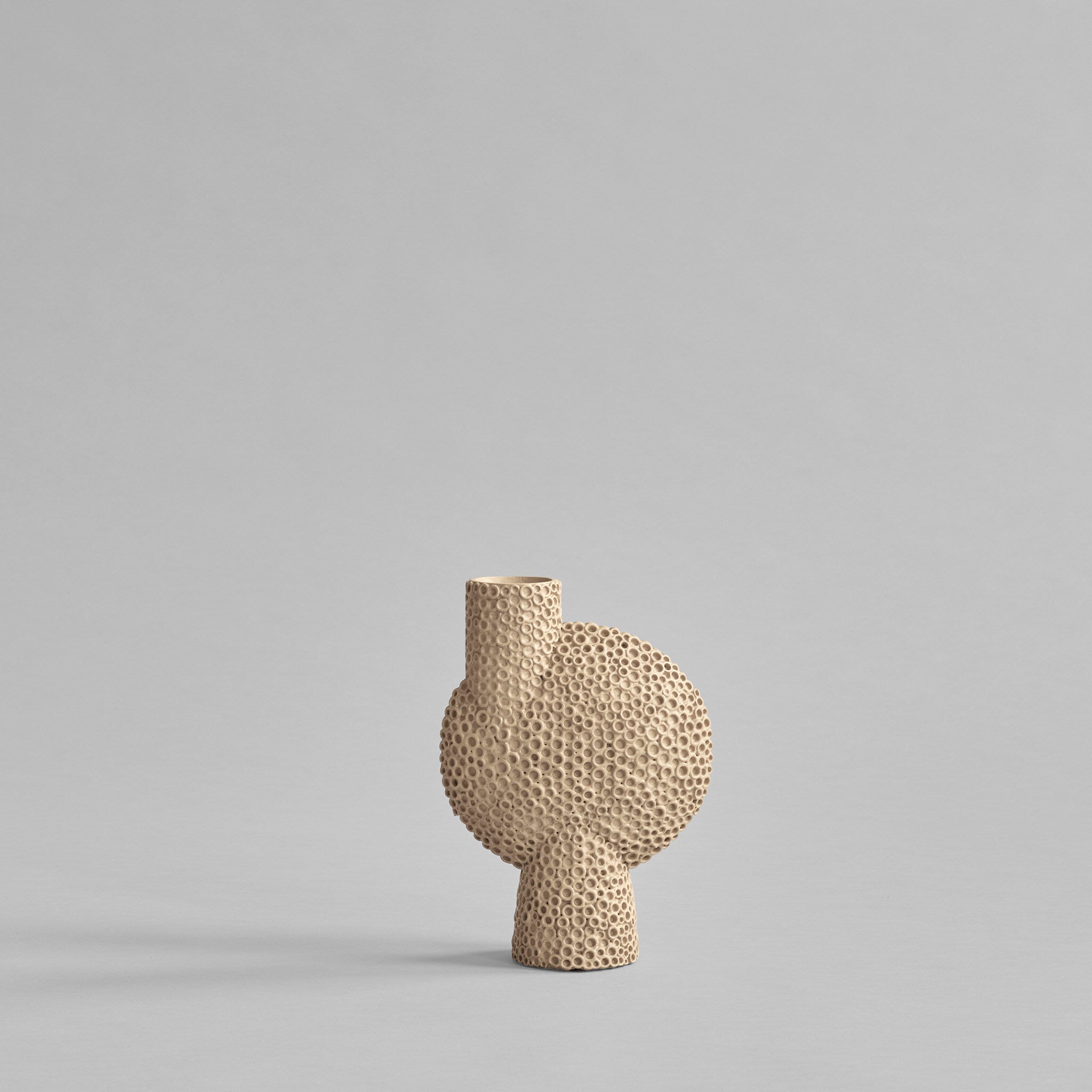 101-copenhagen-sphere-bubl-shisen-medio-vase-sand image 1