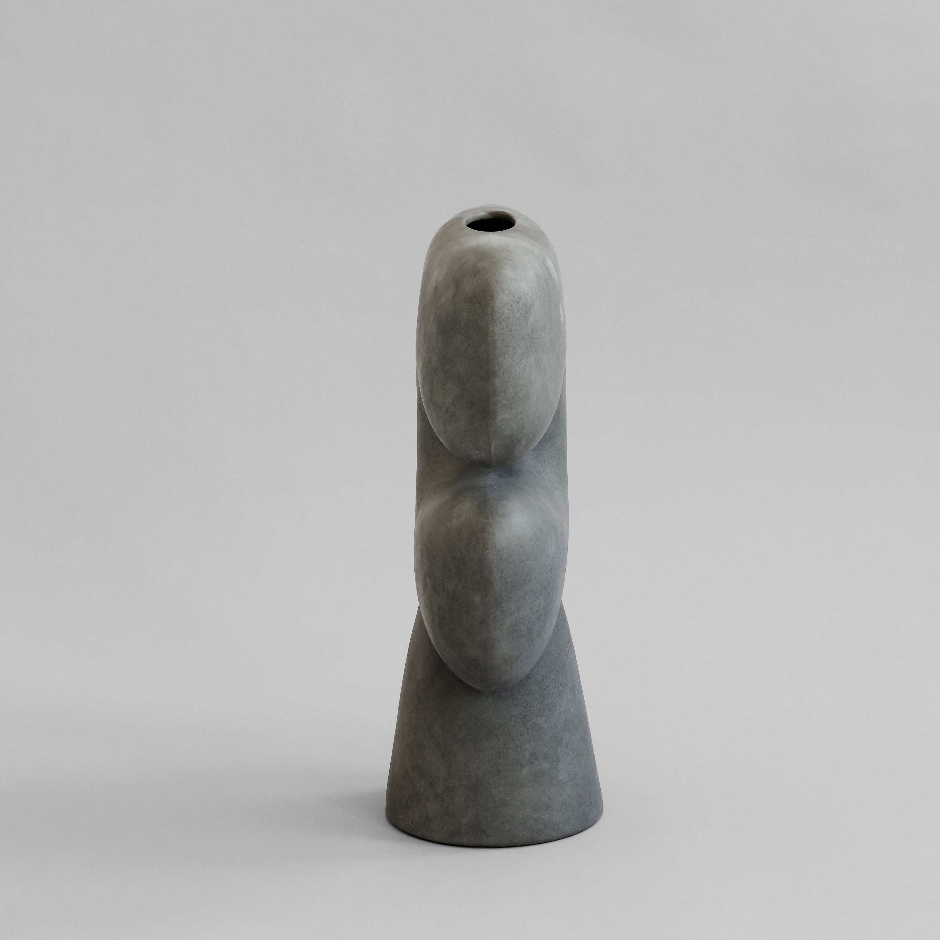 101-copenhagen-tribal-vase-big-keramik-dunkelgrau-45-cm image 5