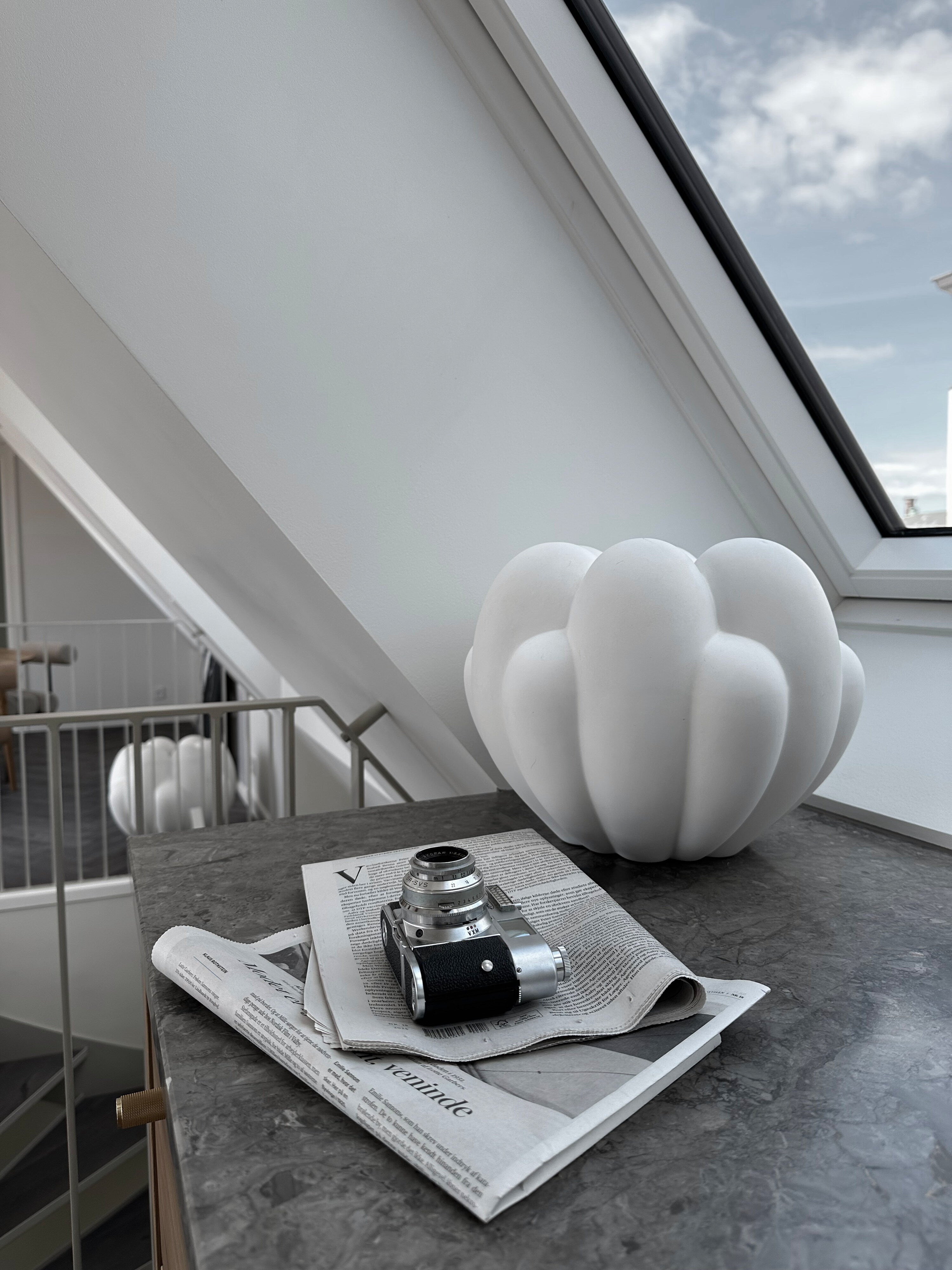 101-copenhagen-bloom-vase-mini-bone-white-keramik image 2