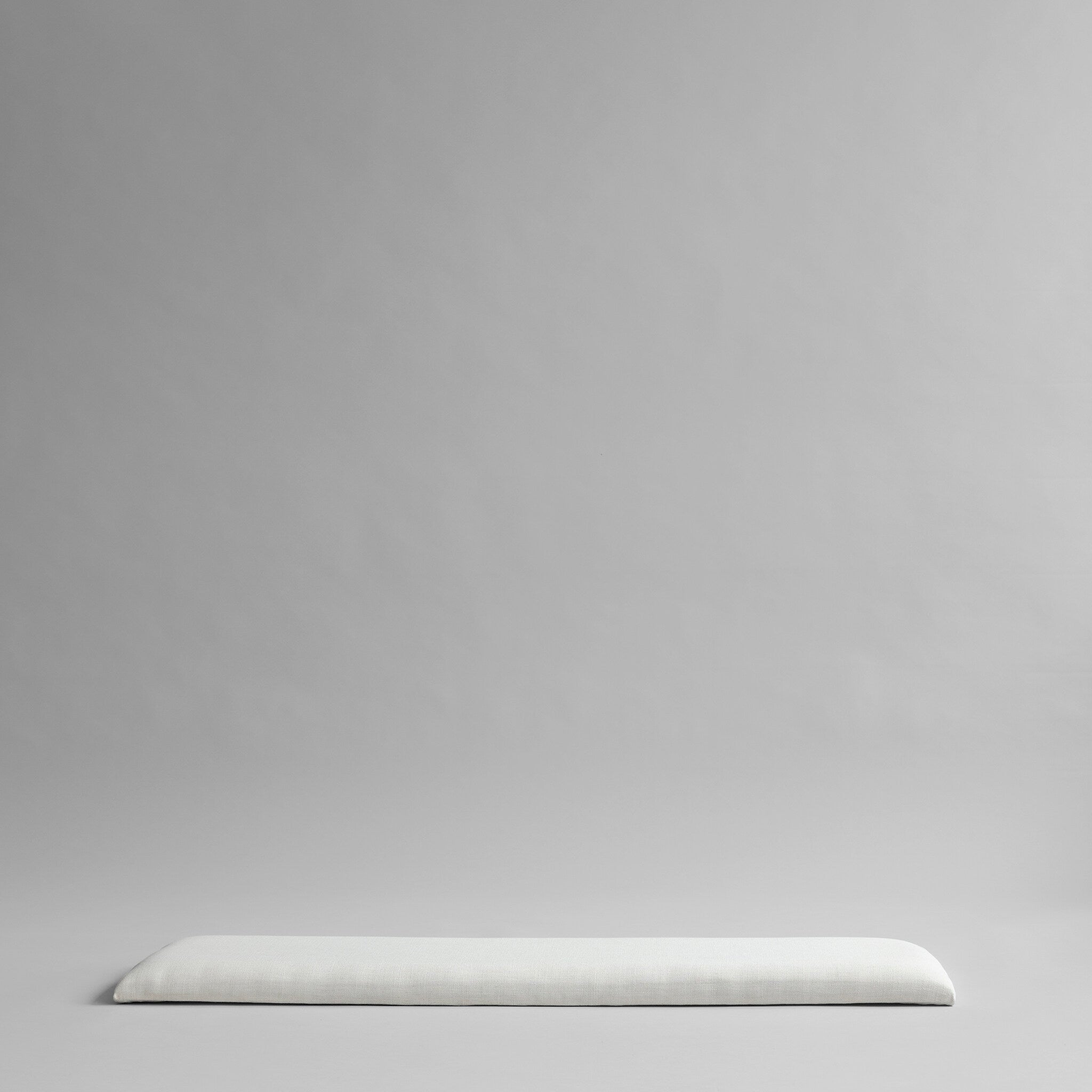 101-copenhagen-arc-bankkissen-linen-chalk-schaumstoff image 1