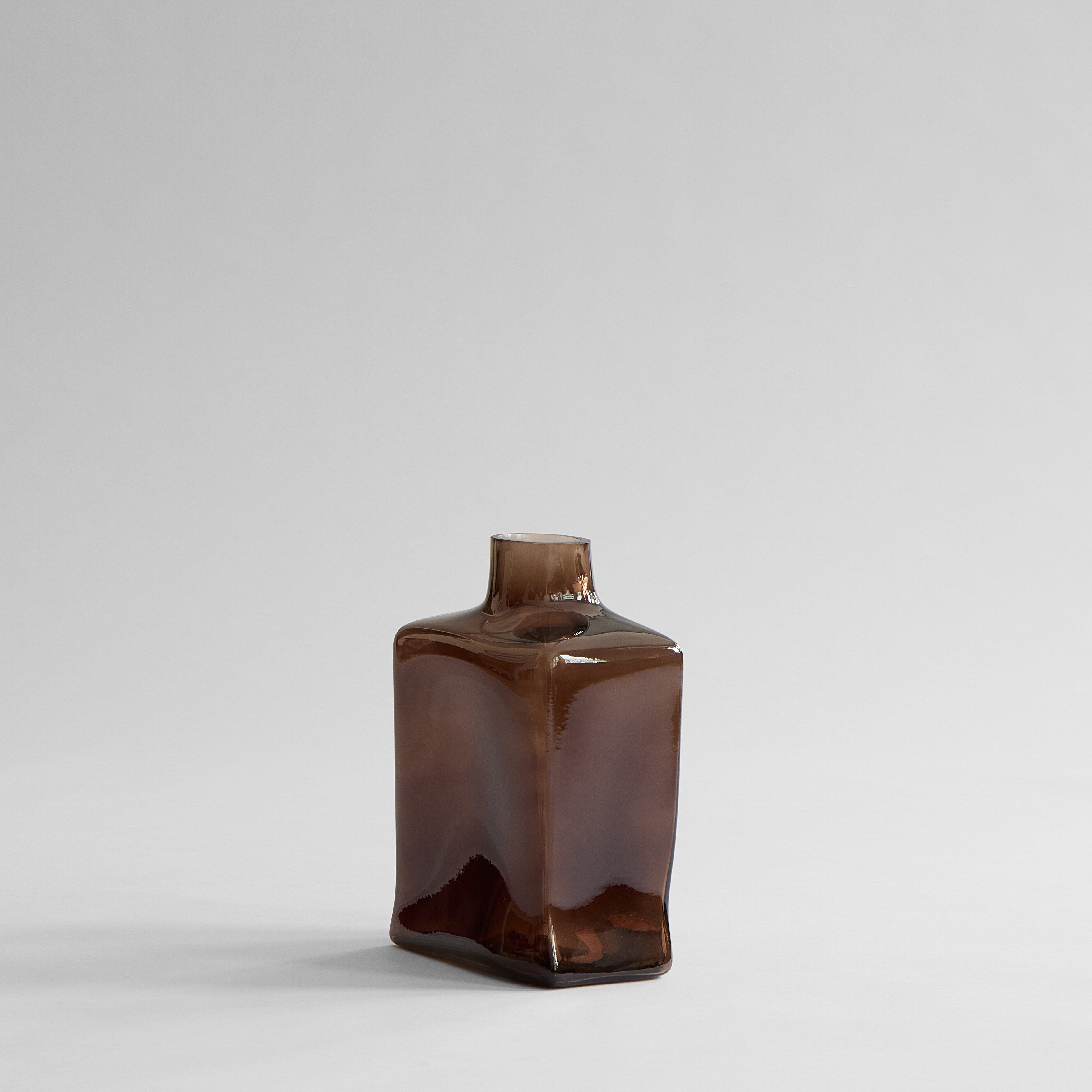 101-copenhagen-shin-vase-medio-smoked-forest-glasvase-gr-n image 4