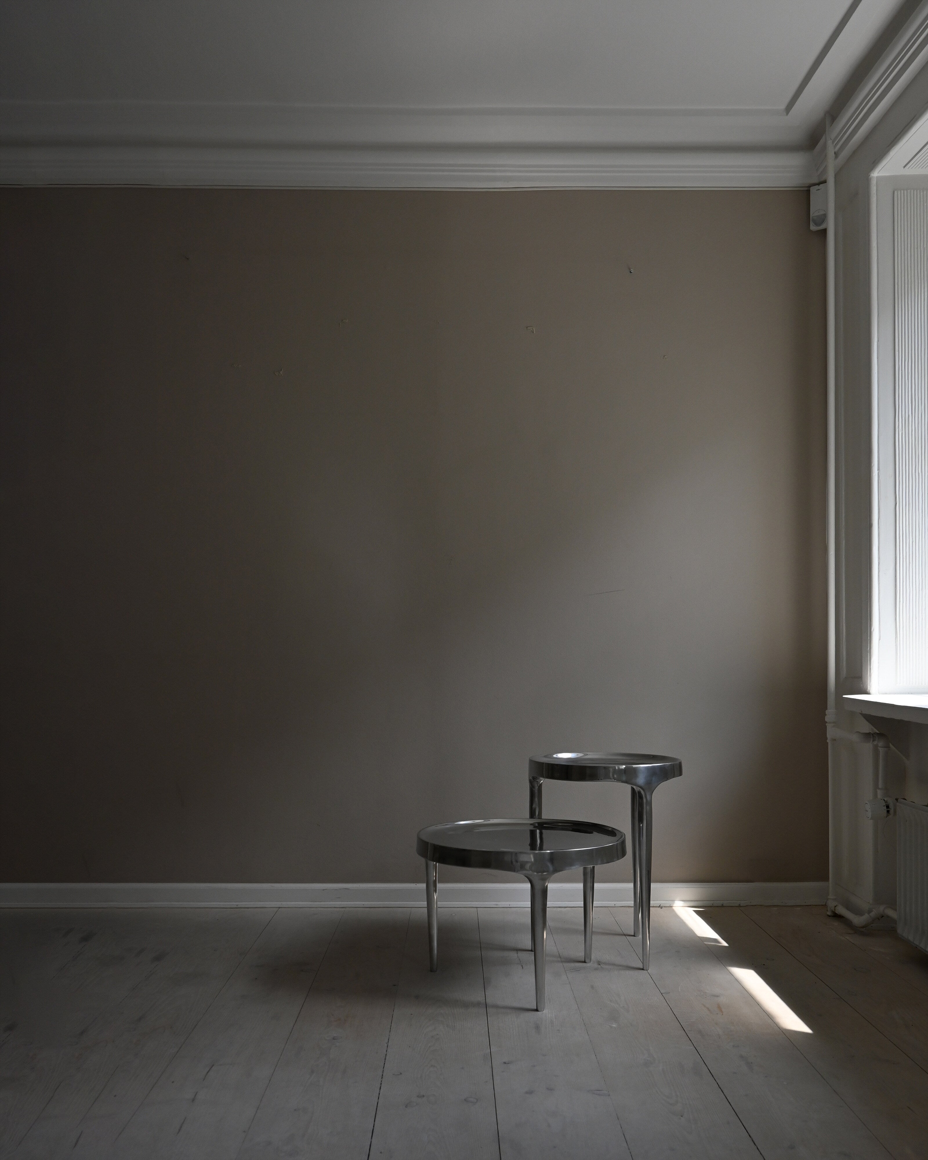 101-copenhagen-phantom-table-tall-beistelltisch-chrom image 4