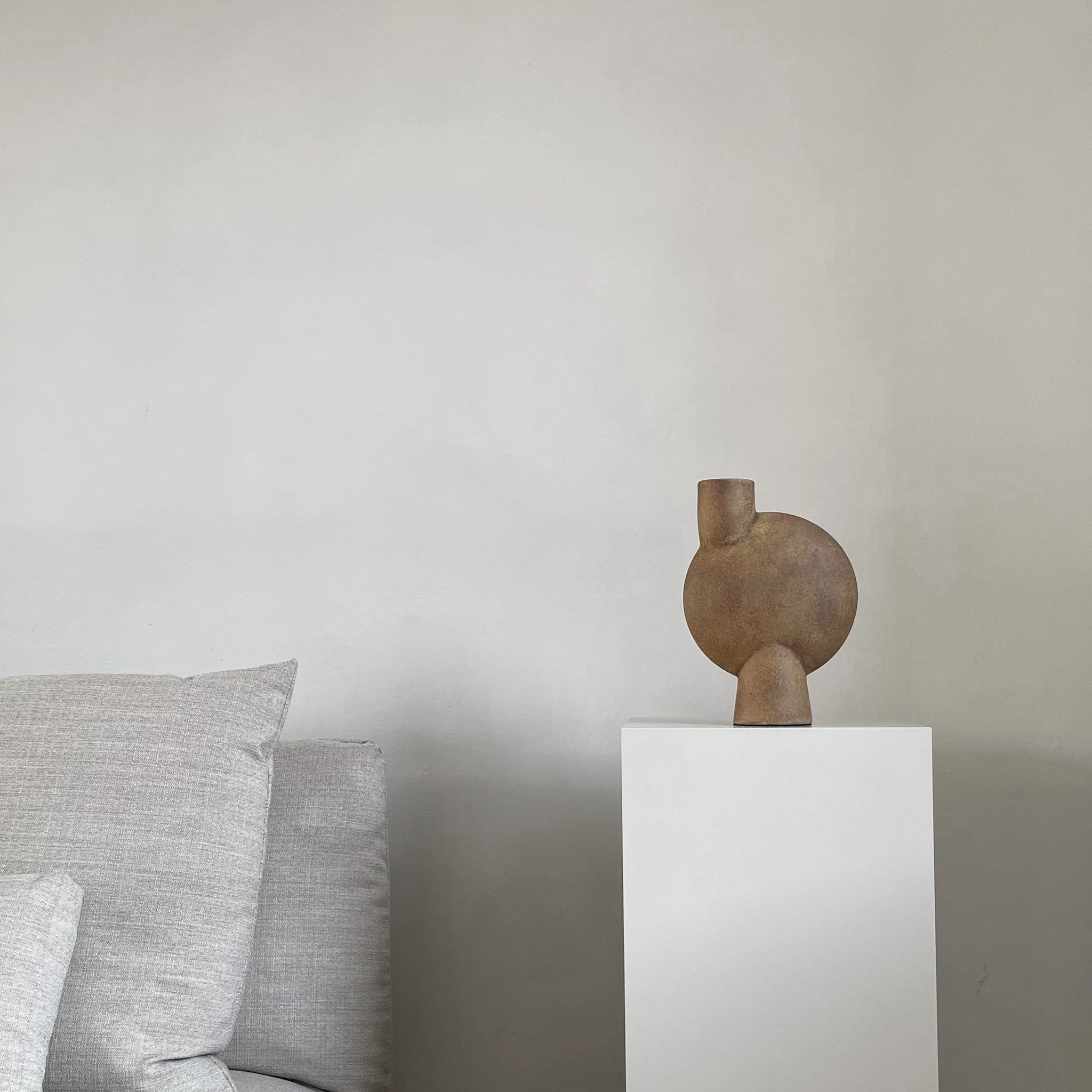 101-copenhagen-sphere-vase-bubl-medio-ocher-keramik image 1