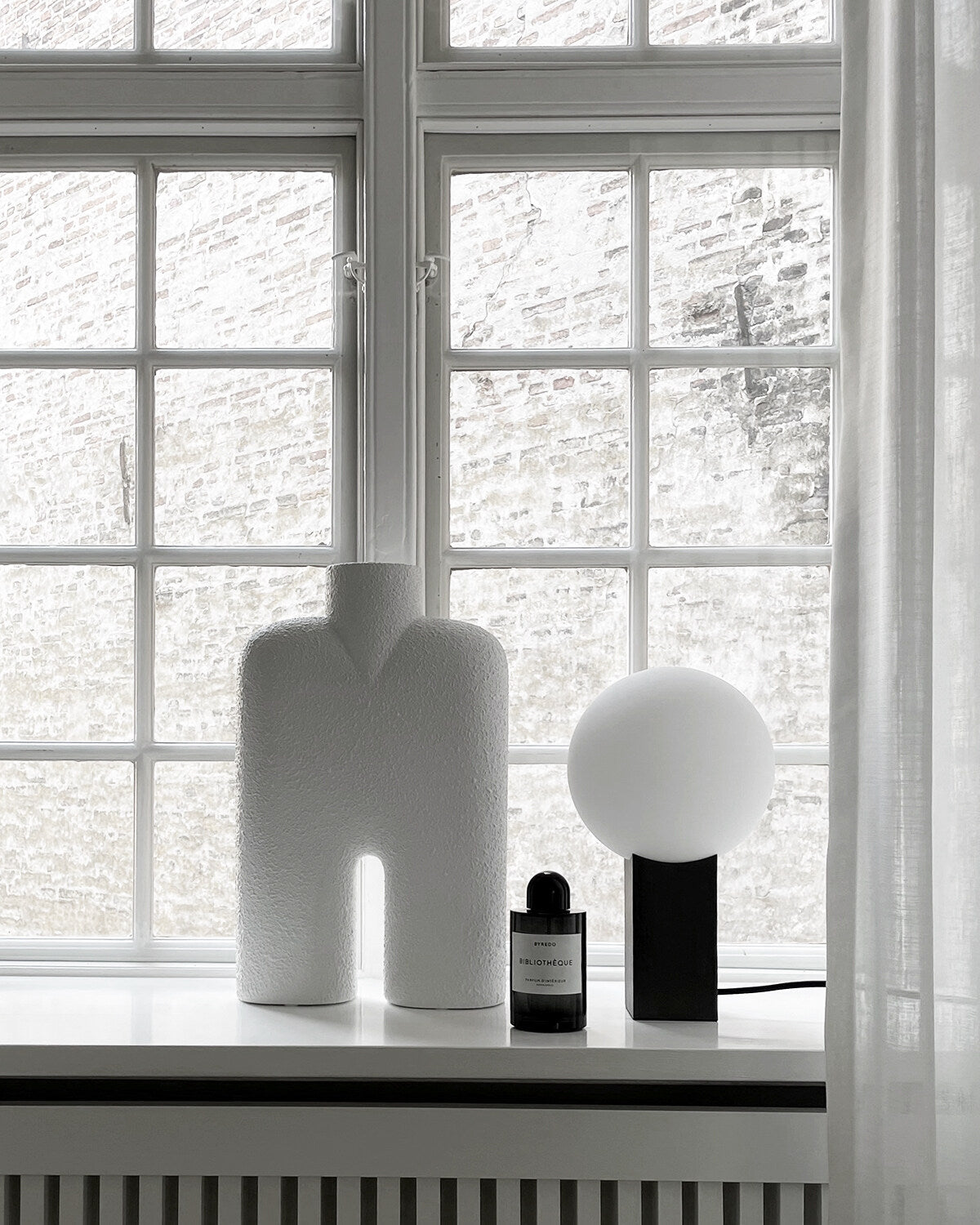 101-copenhagen-cobra-tall-medio-vase-bubble-white-45-cm image 3