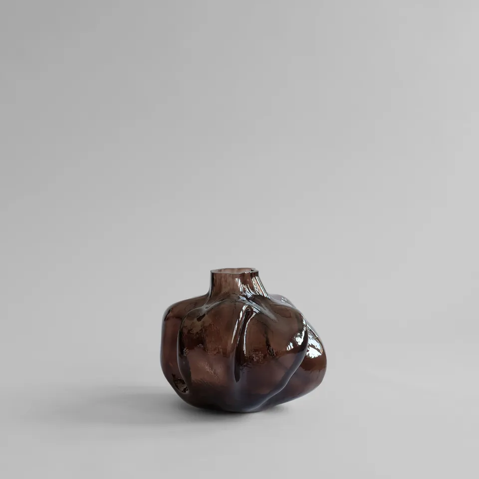 101-copenhagen-wabi-glasvase-medio-smoked-forest-mundgeblasen image 1