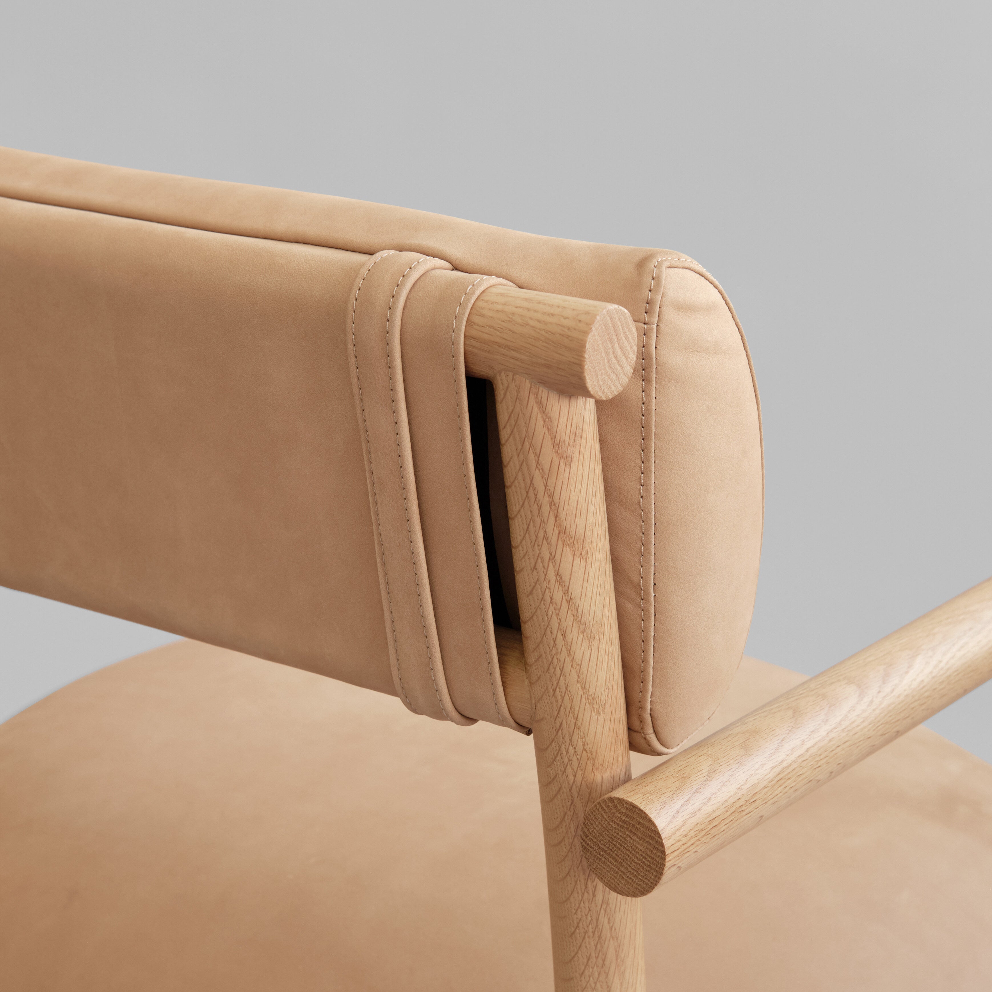 101-copenhagen-nama-lounge-chair-eiche-nubukleder image 4