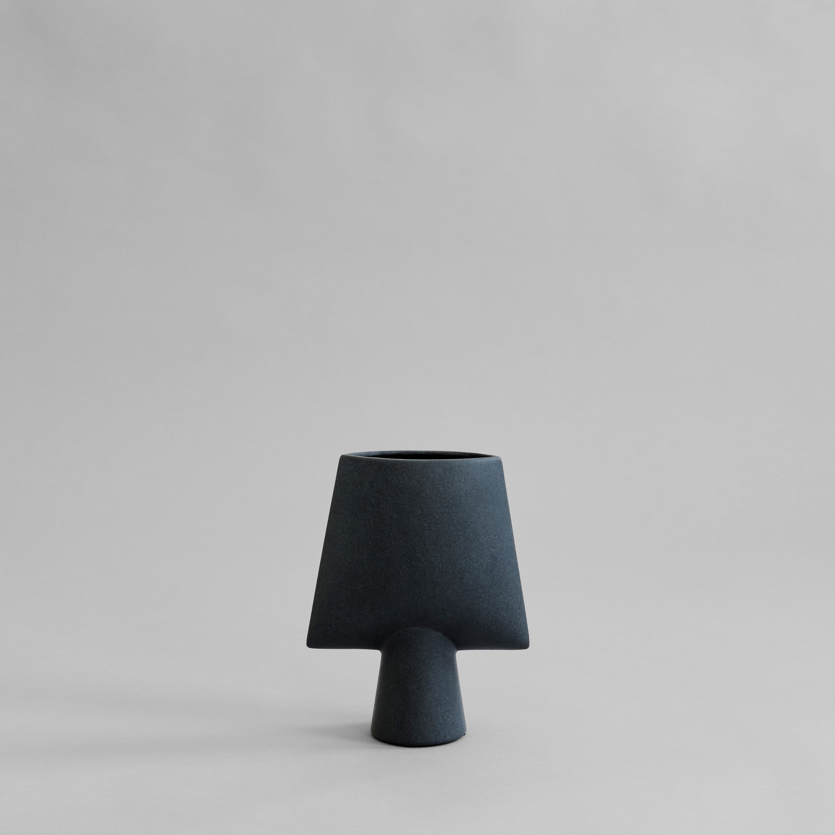 101-copenhagen-sphere-vase-square-mini-schwarz image 1