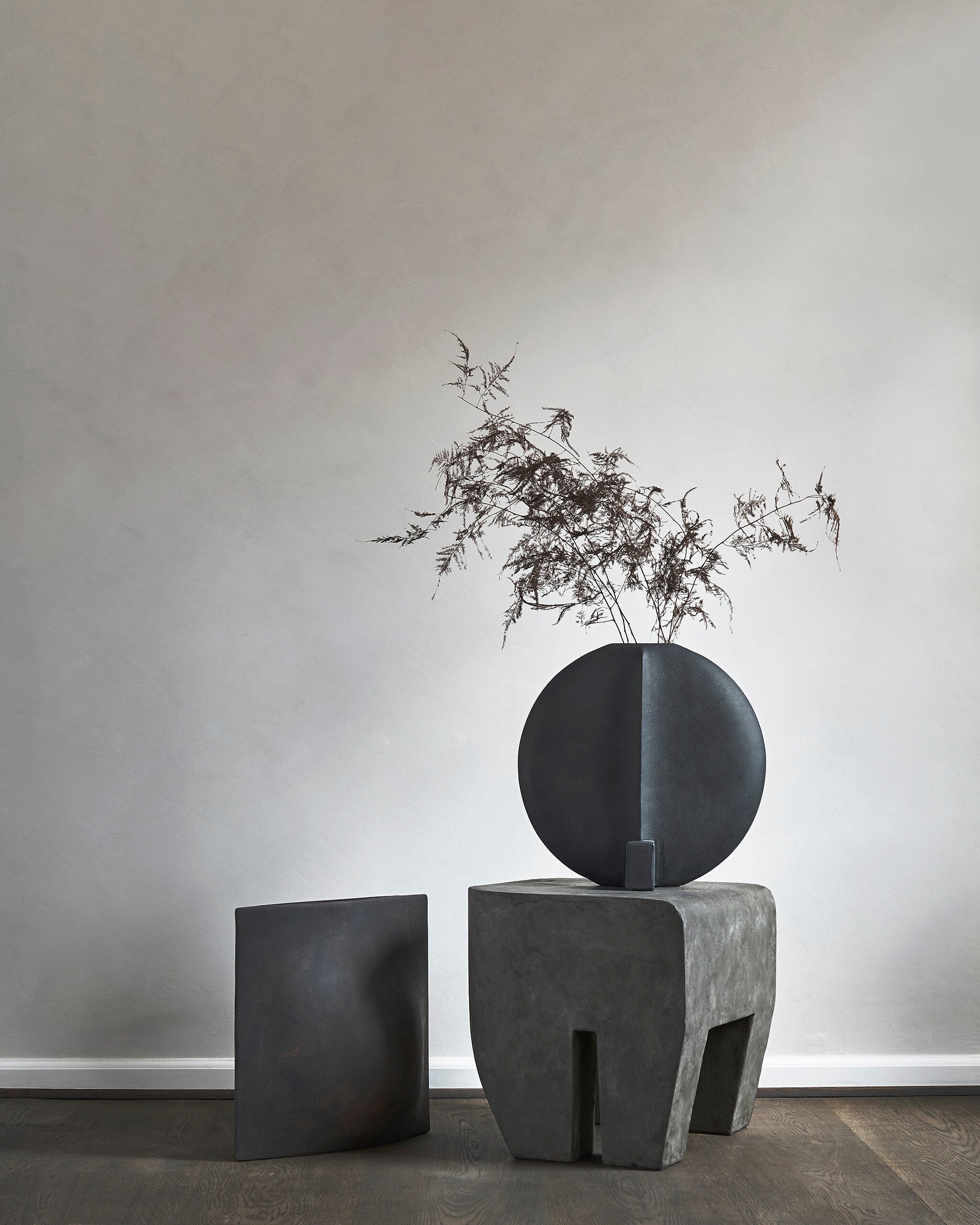101-copenhagen-sculpt-hocker-beton-grau-beistelltisch image 6